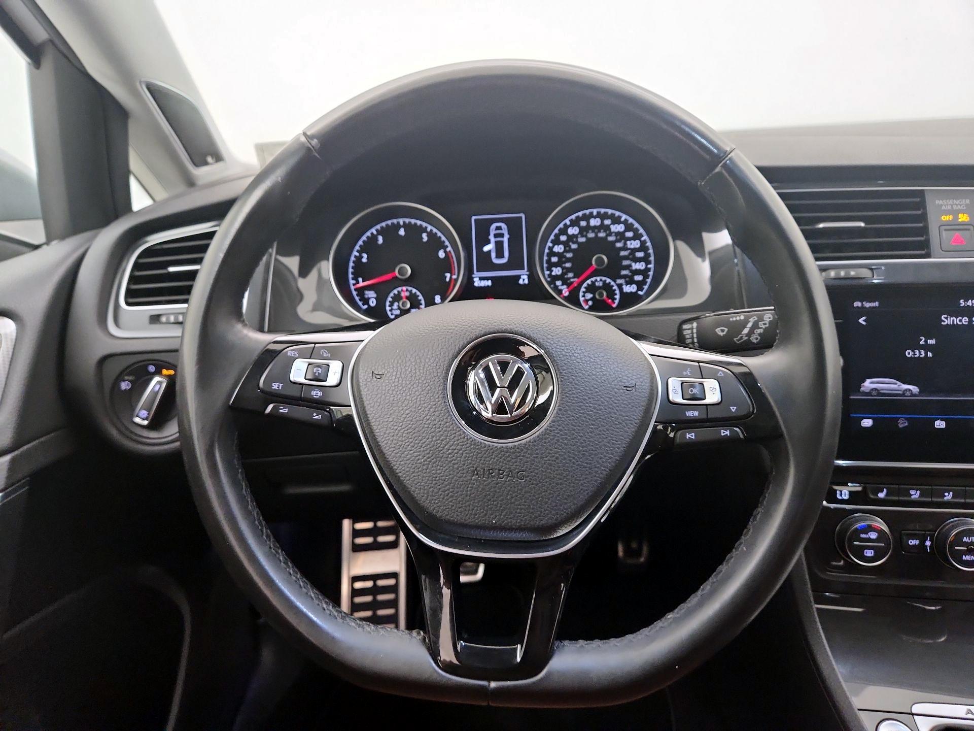 Thumbnail: 2019 Volkswagen Golf - 10