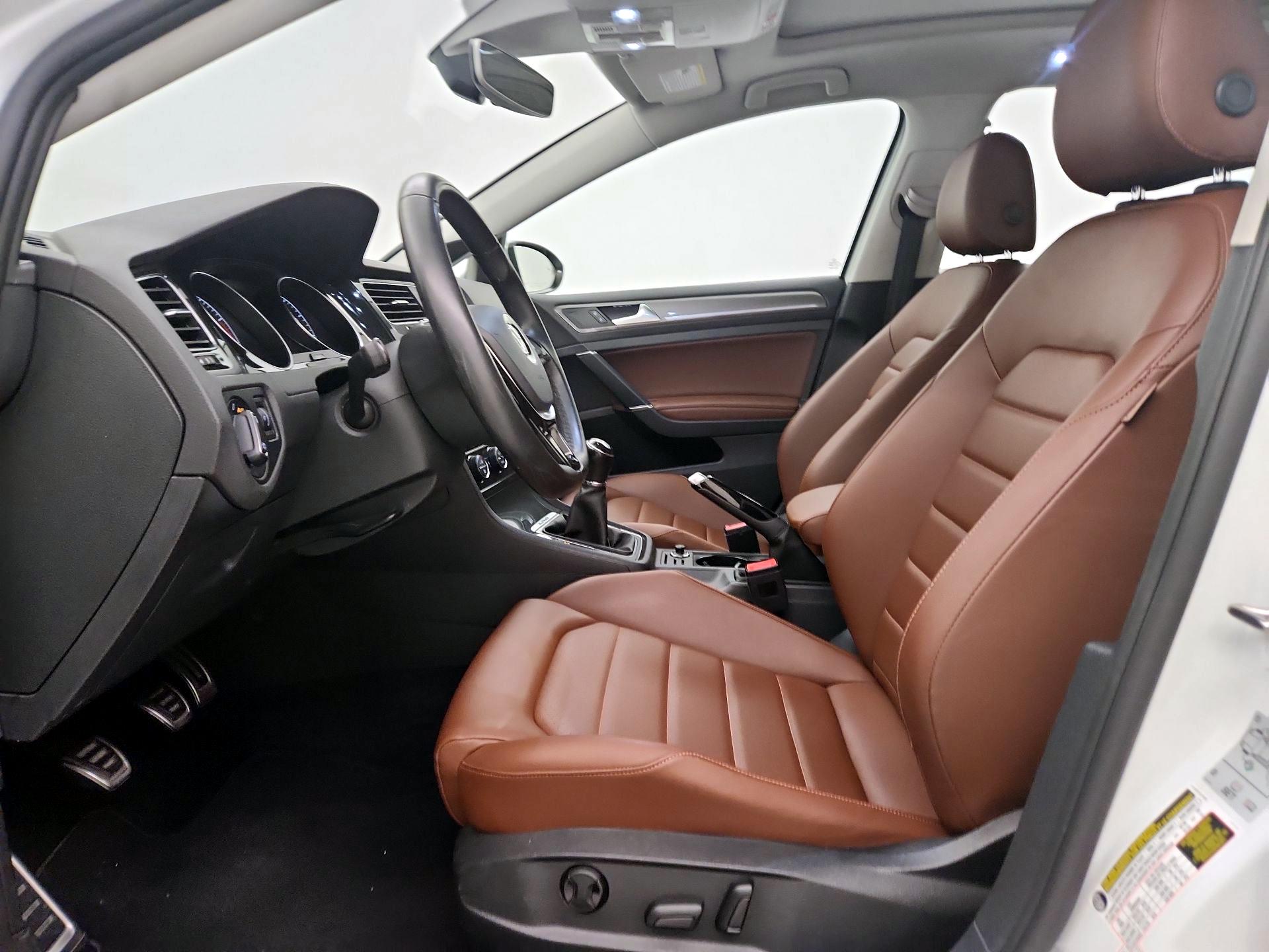Thumbnail: 2019 Volkswagen Golf - 11