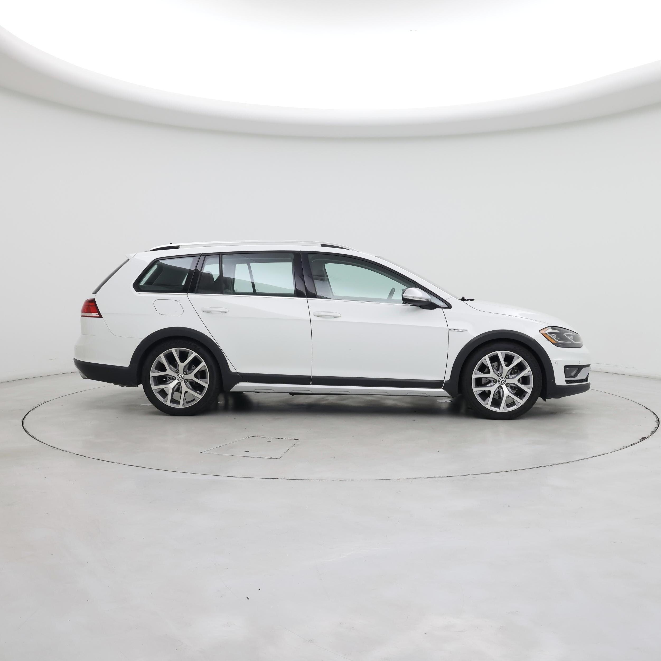 Thumbnail: 2019 Volkswagen Golf - 7