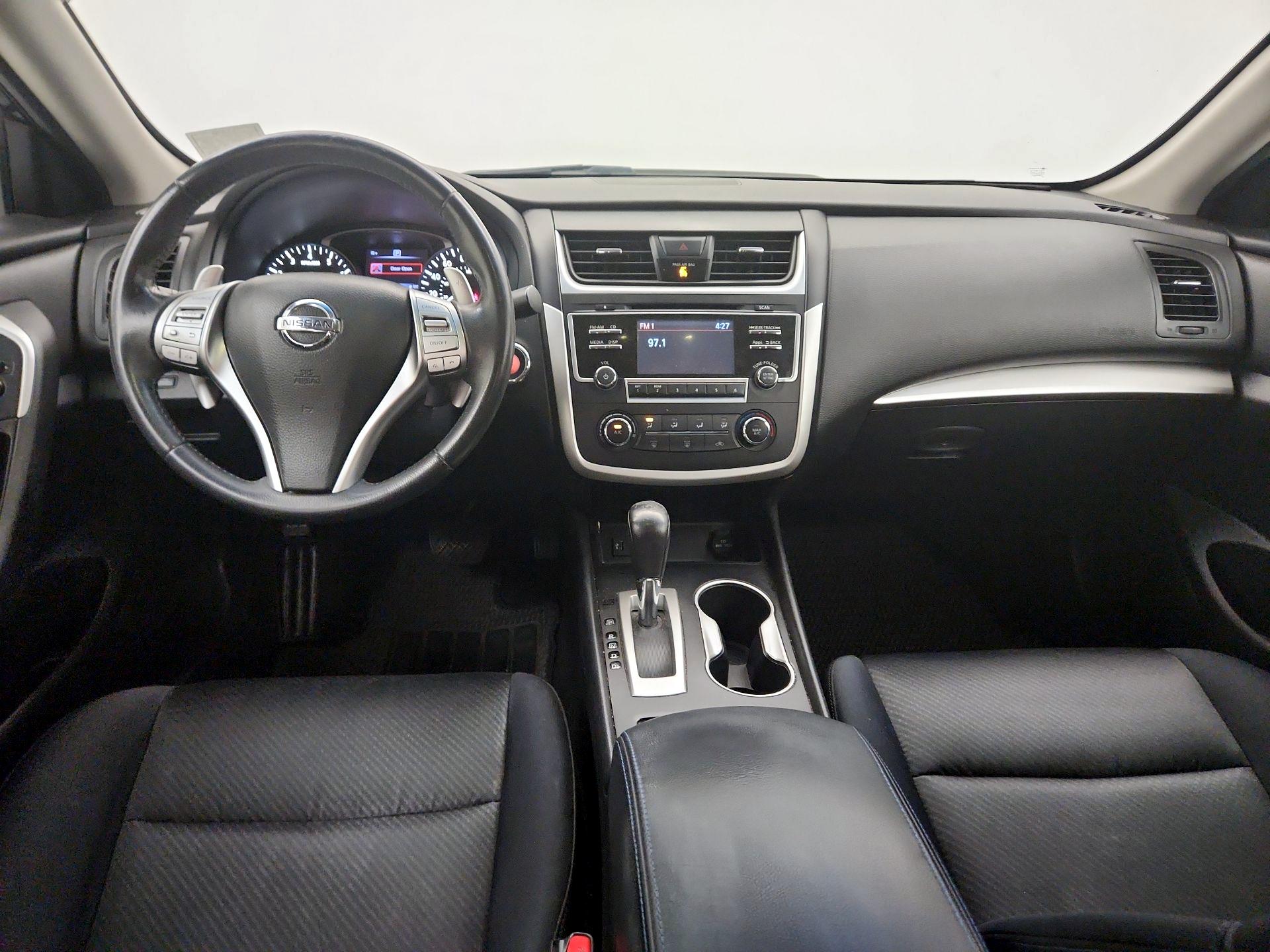 Thumbnail: 2016 Nissan Altima - 9