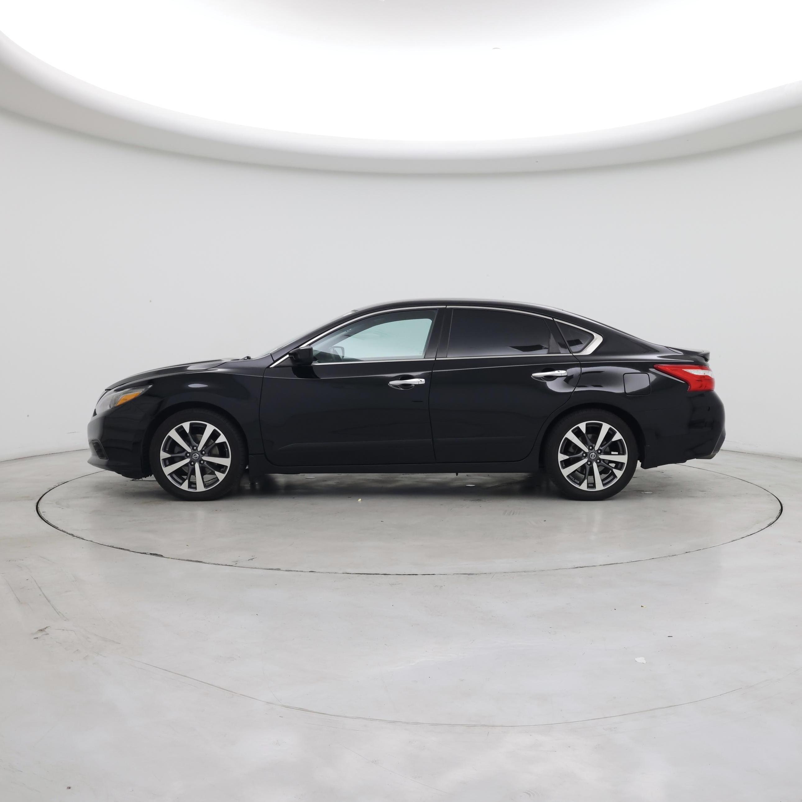 Thumbnail: 2016 Nissan Altima - 3