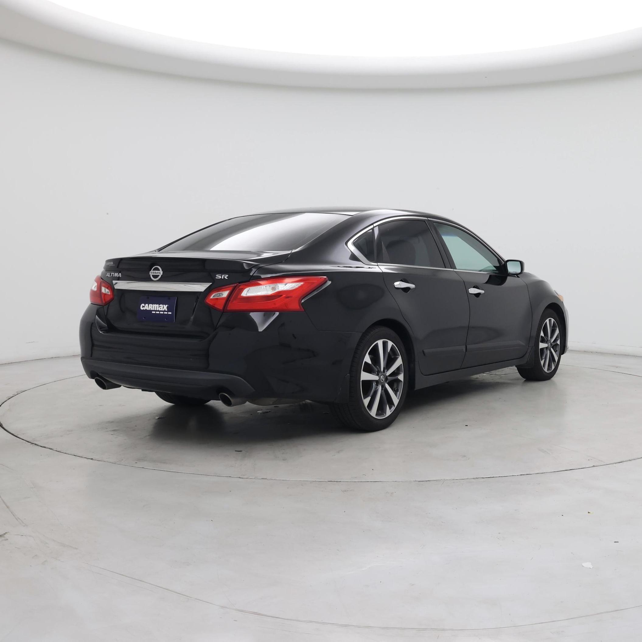 Thumbnail: 2016 Nissan Altima - 8