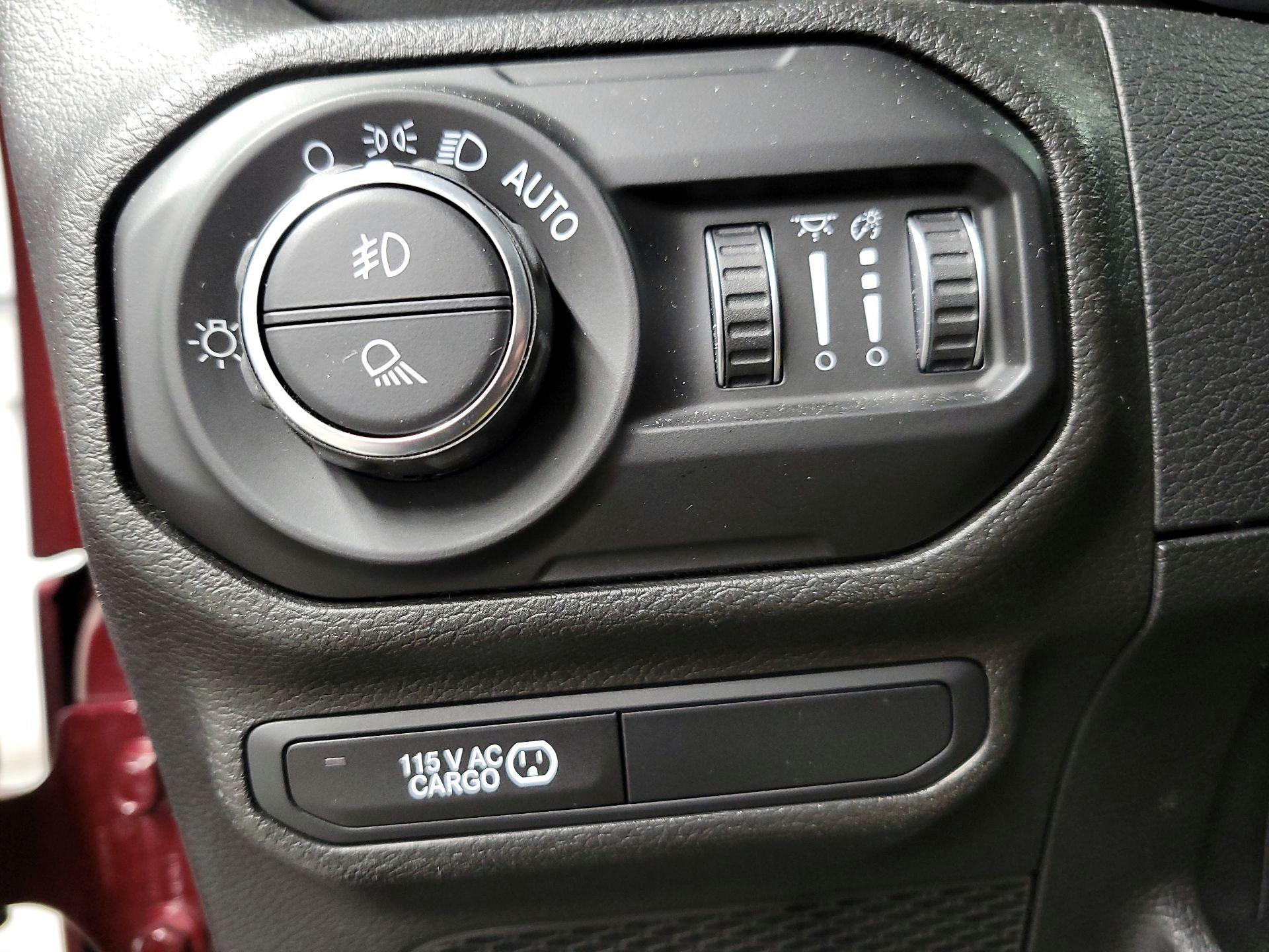 Thumbnail: 2021 Jeep Gladiator - 13