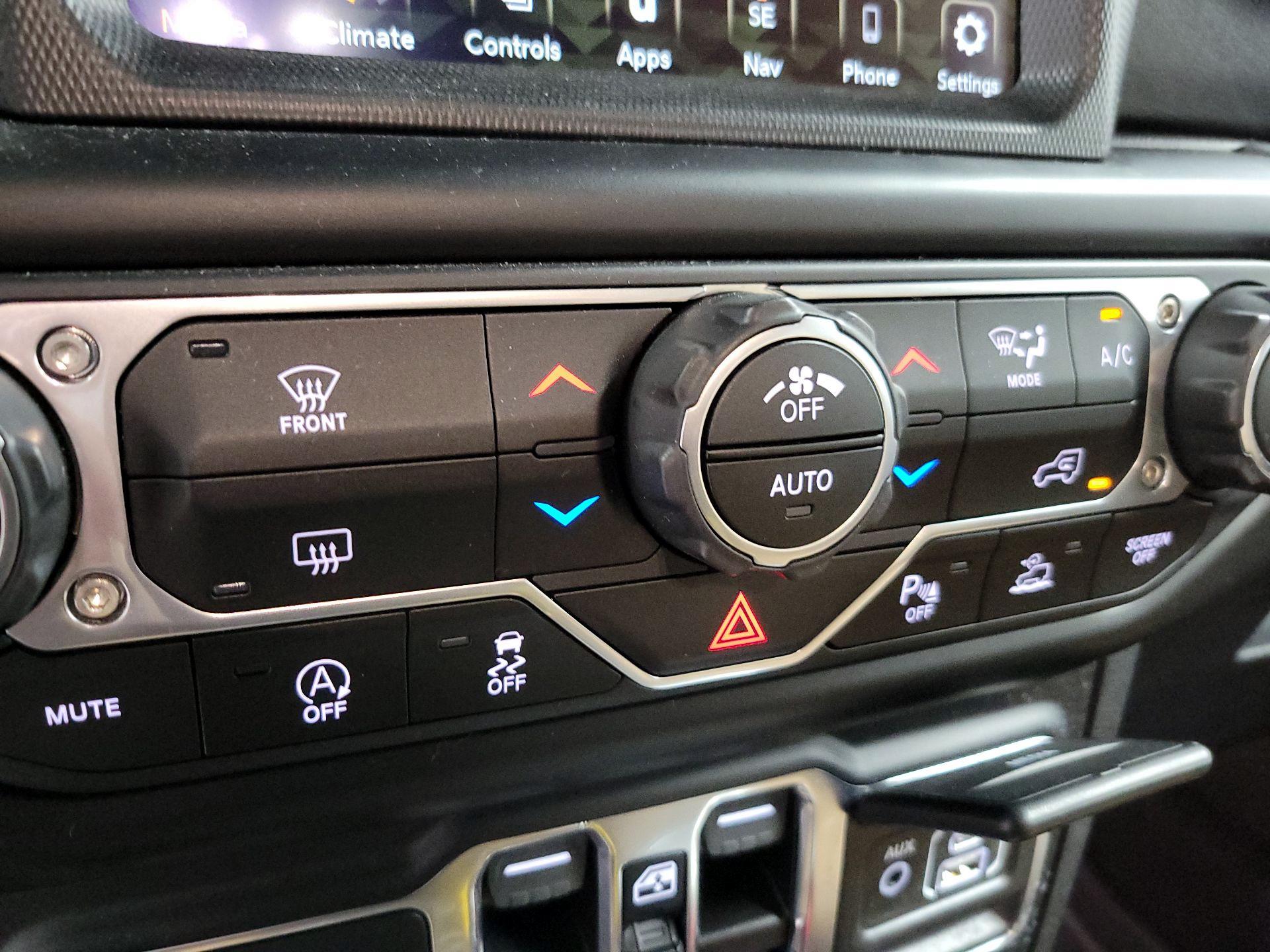 Thumbnail: 2021 Jeep Gladiator - 17