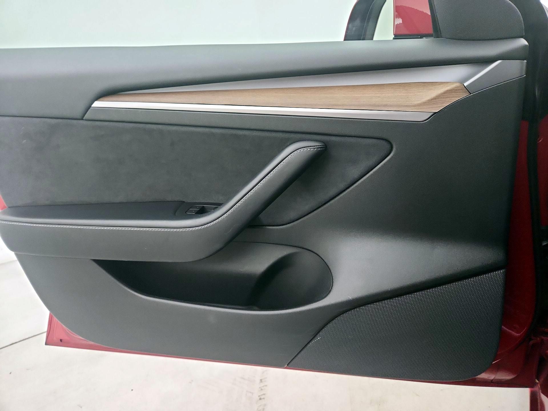 Thumbnail: 2021 Tesla Model 3 - 12