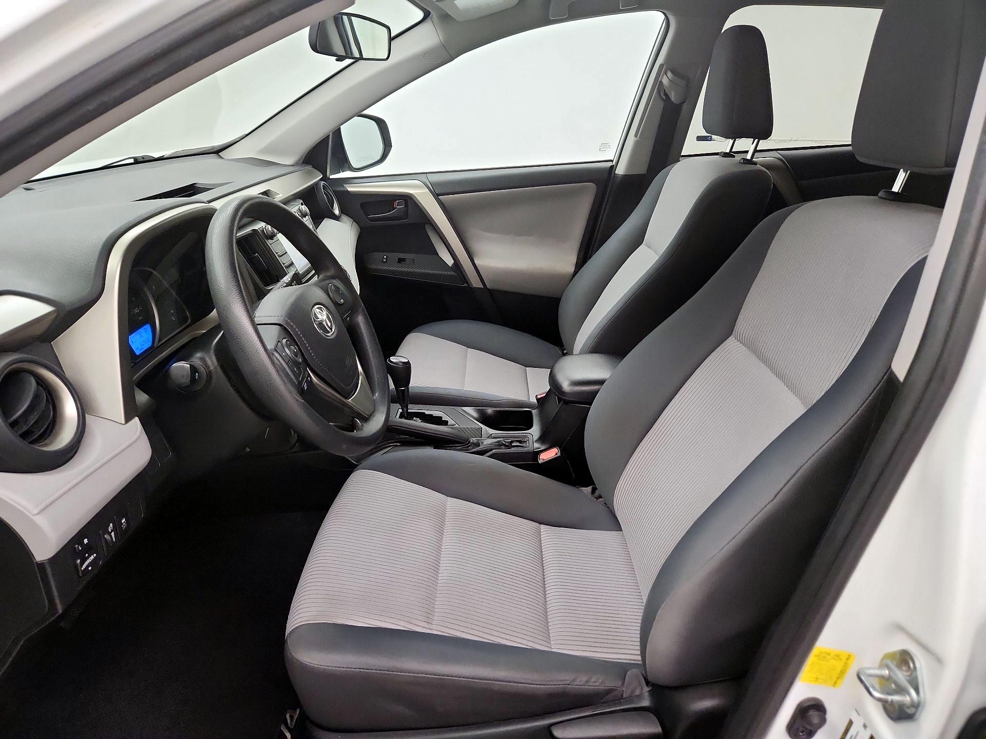 Thumbnail: 2015 Toyota RAV4 - 11