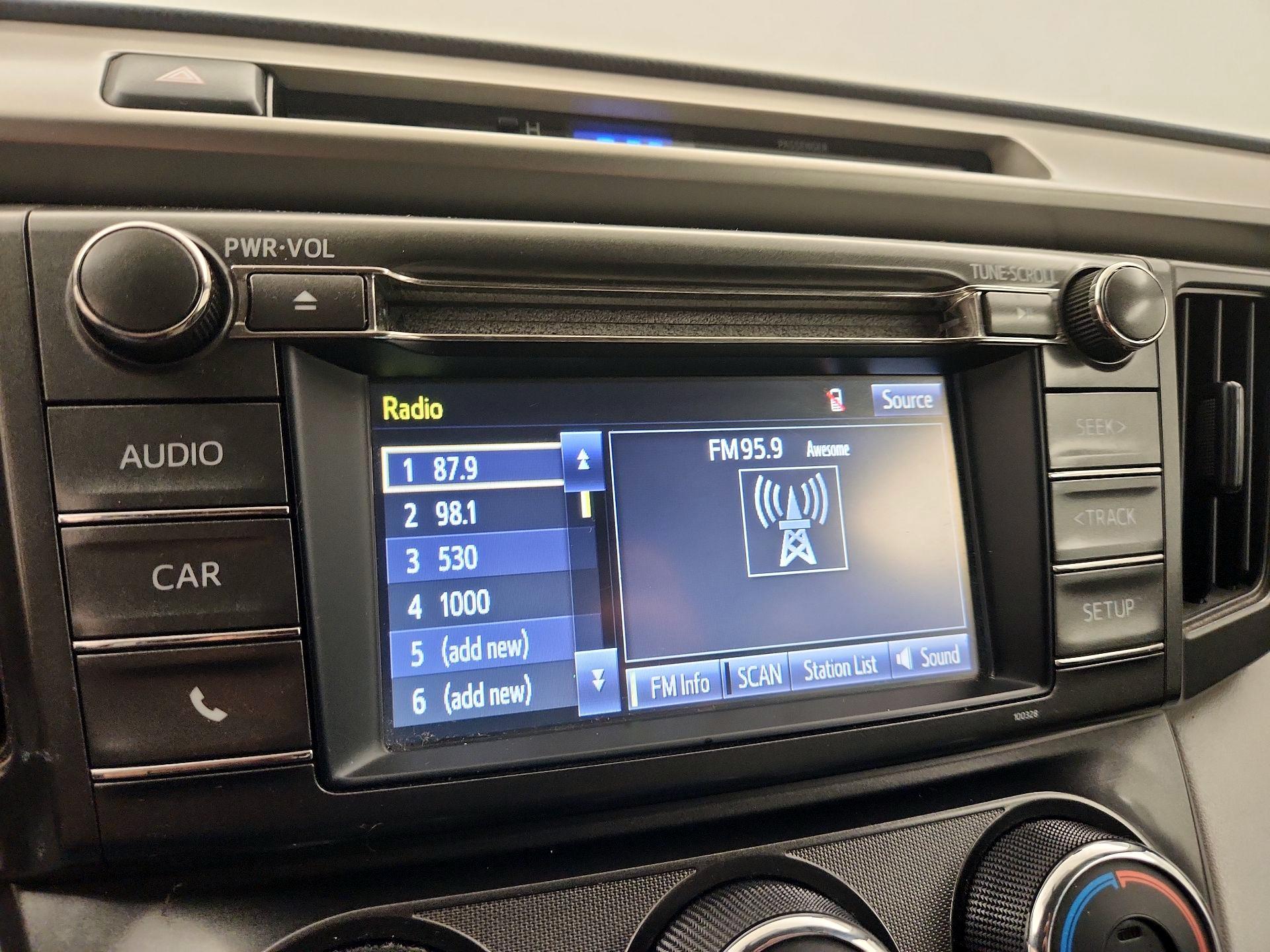 Thumbnail: 2015 Toyota RAV4 - 15