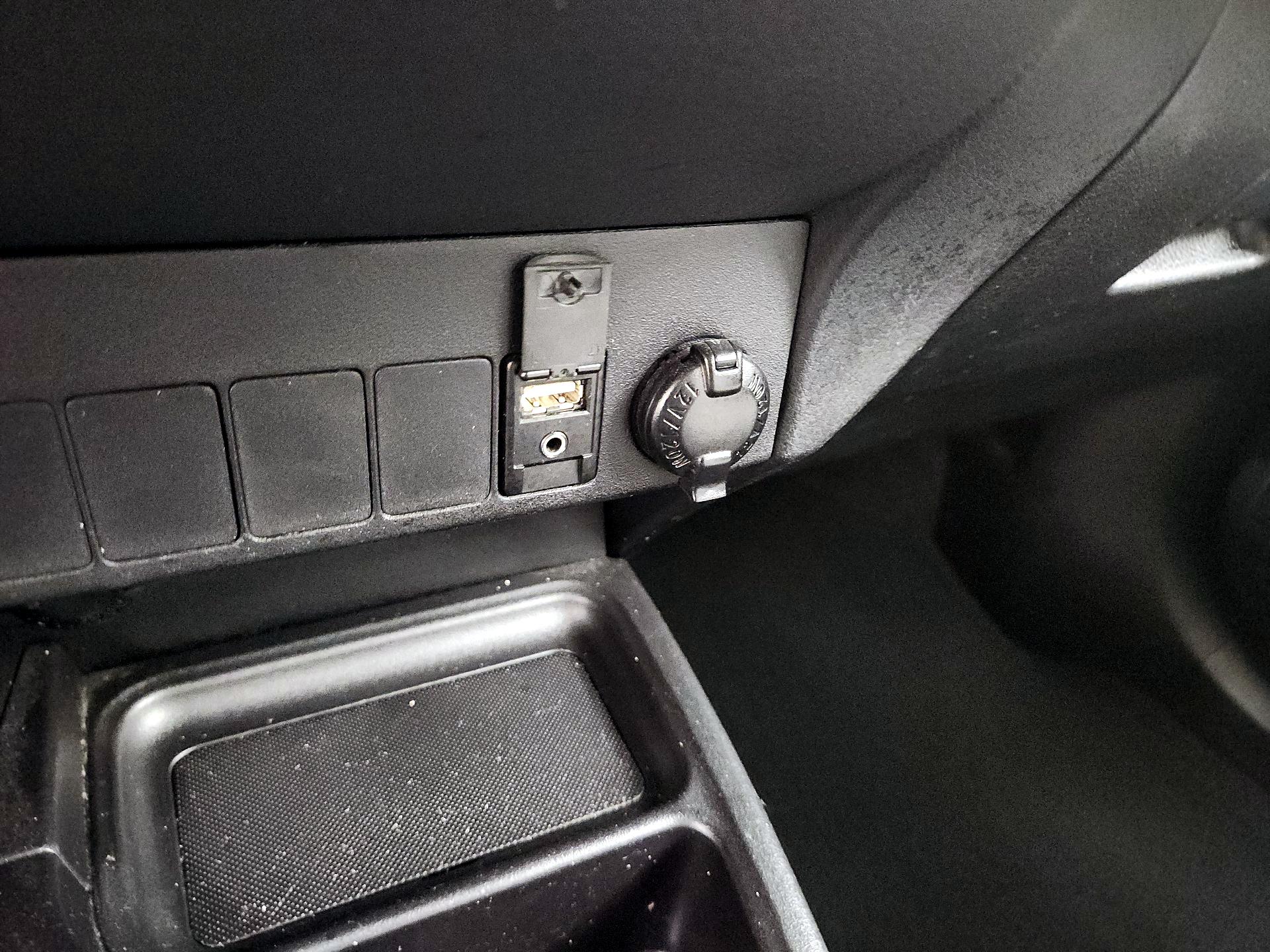Thumbnail: 2015 Toyota RAV4 - 18