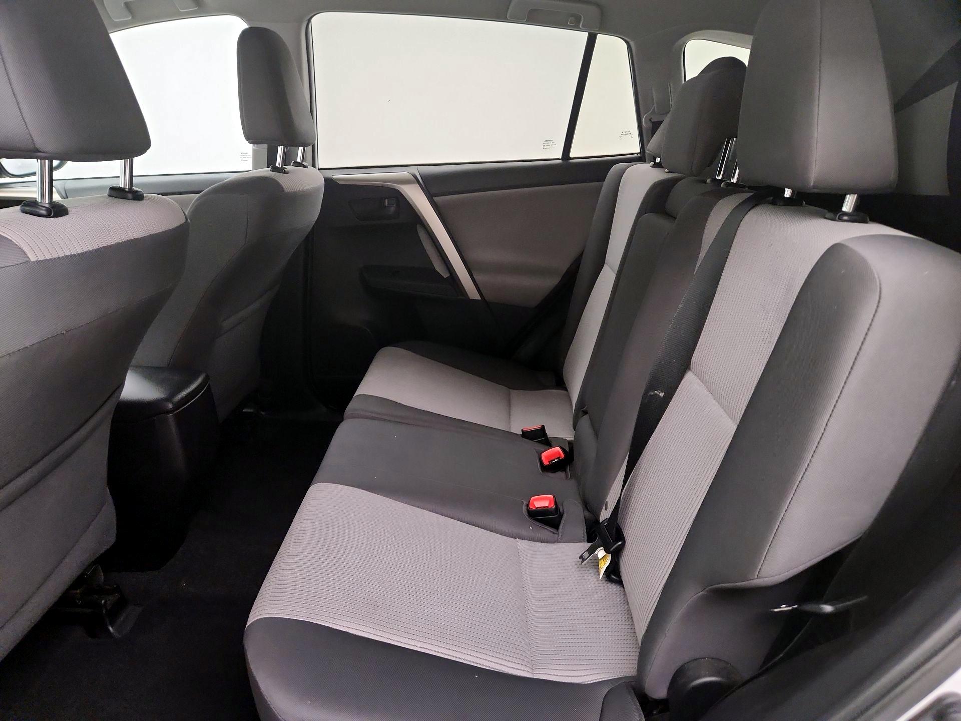 Thumbnail: 2015 Toyota RAV4 - 19