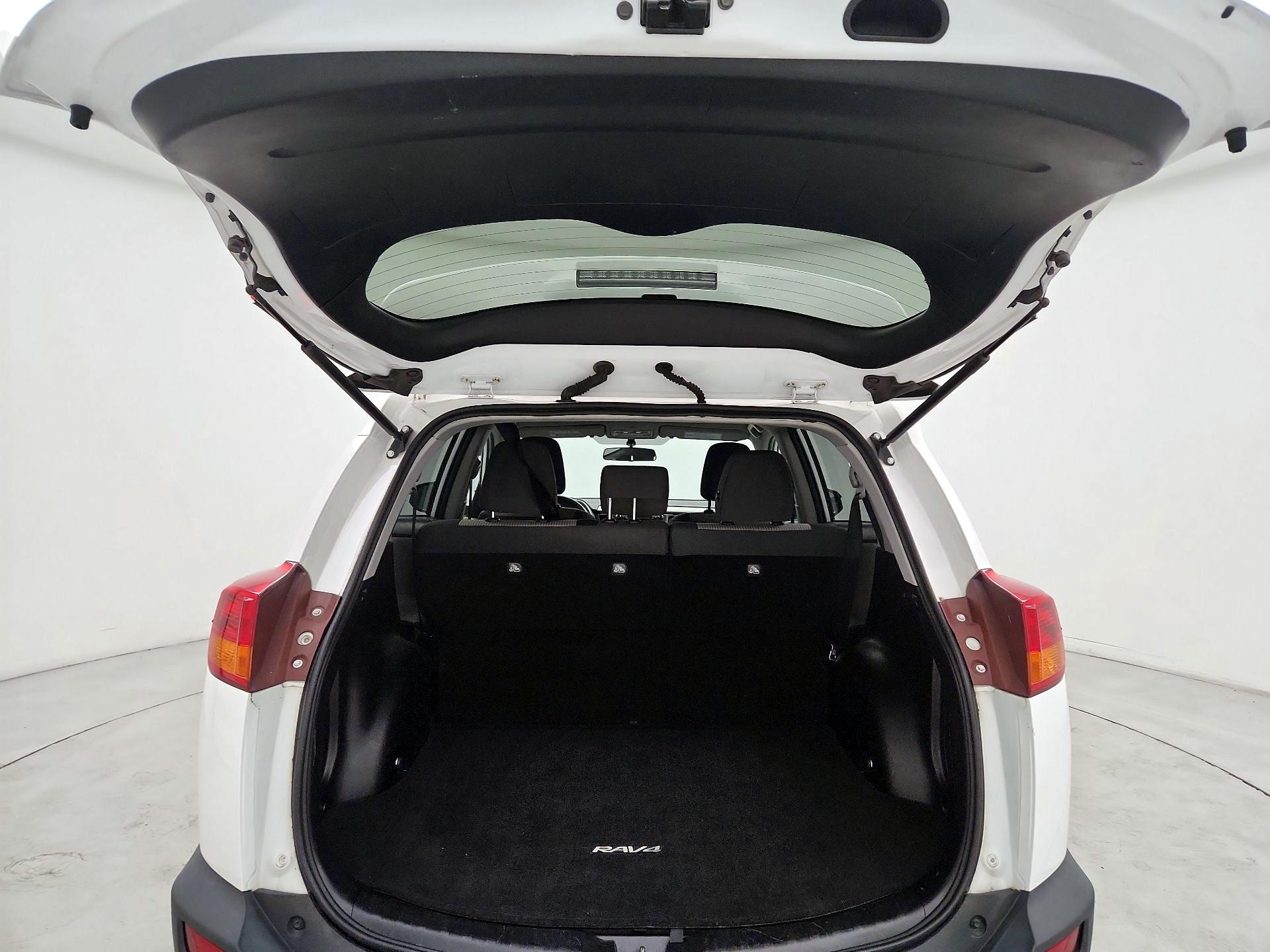 Thumbnail: 2015 Toyota RAV4 - 20