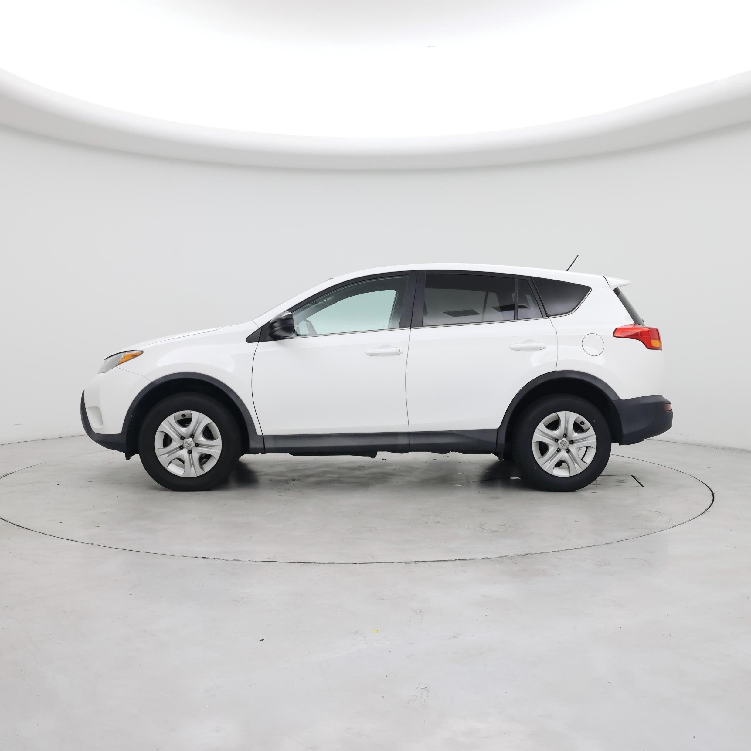 Thumbnail: 2015 Toyota RAV4 - 3