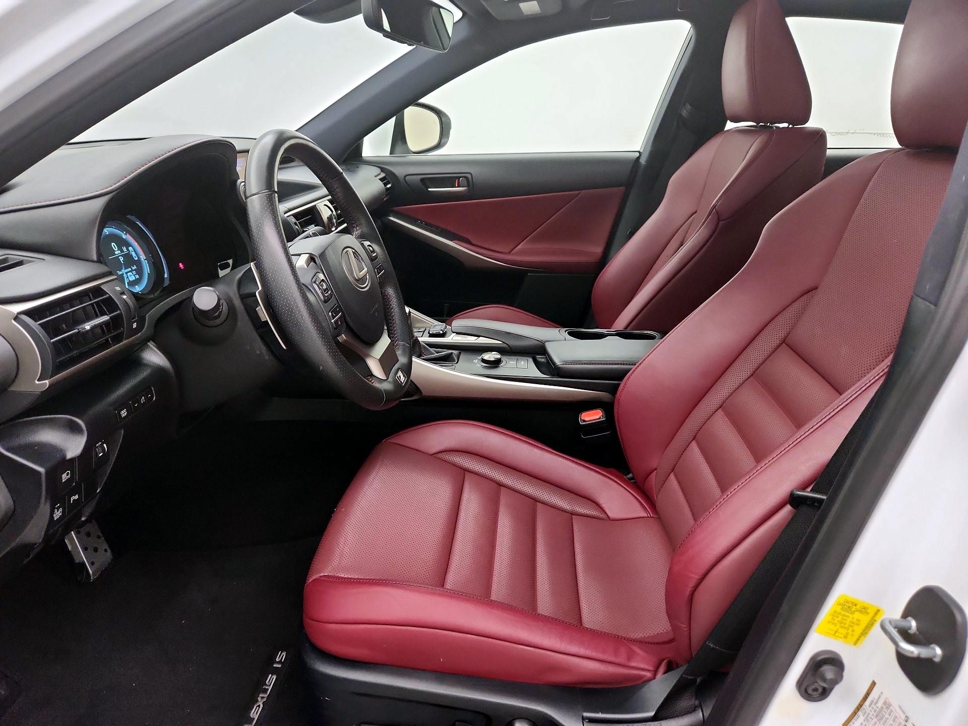 Thumbnail: 2019 Lexus IS - 11