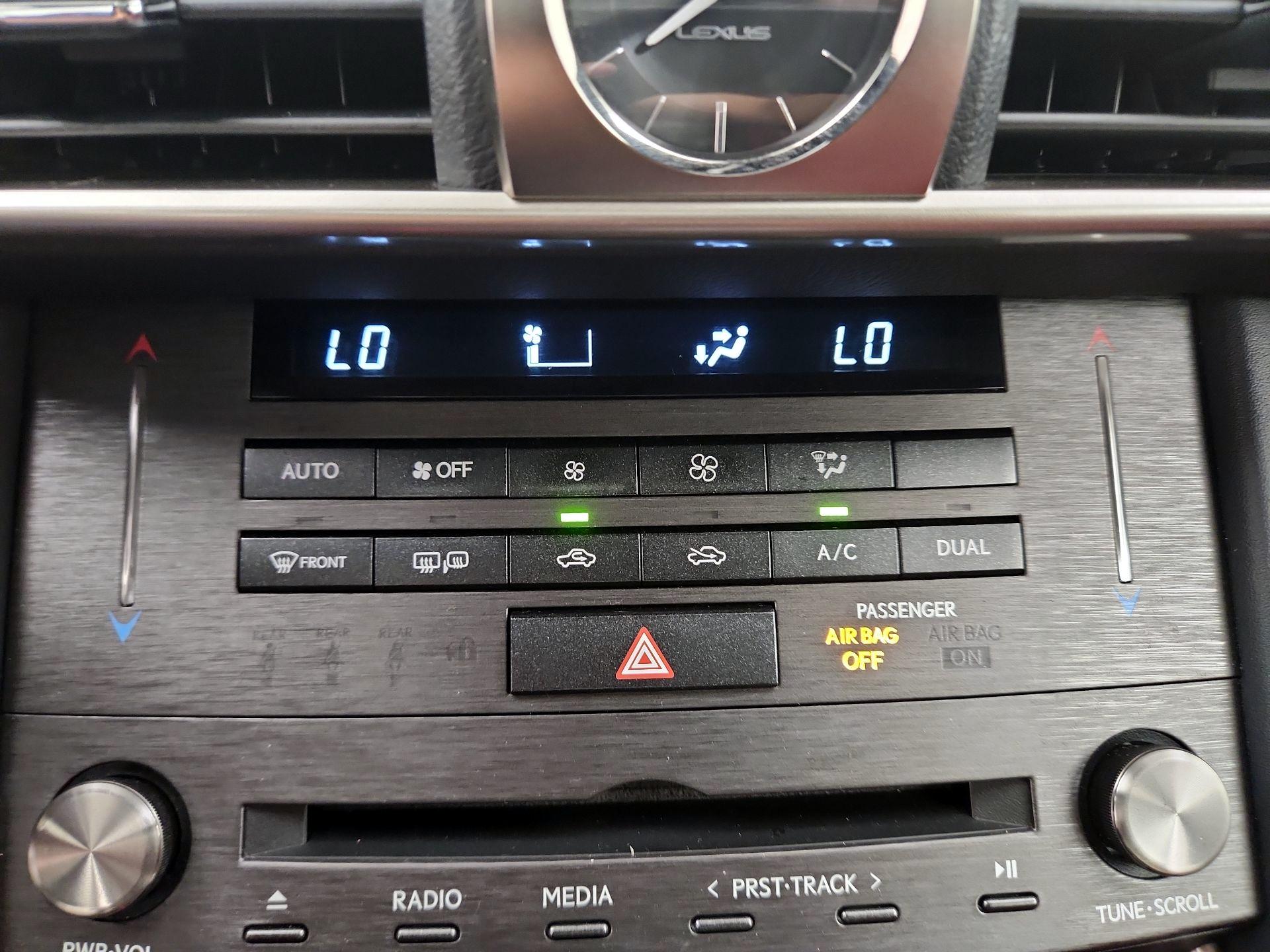 Thumbnail: 2019 Lexus IS - 17
