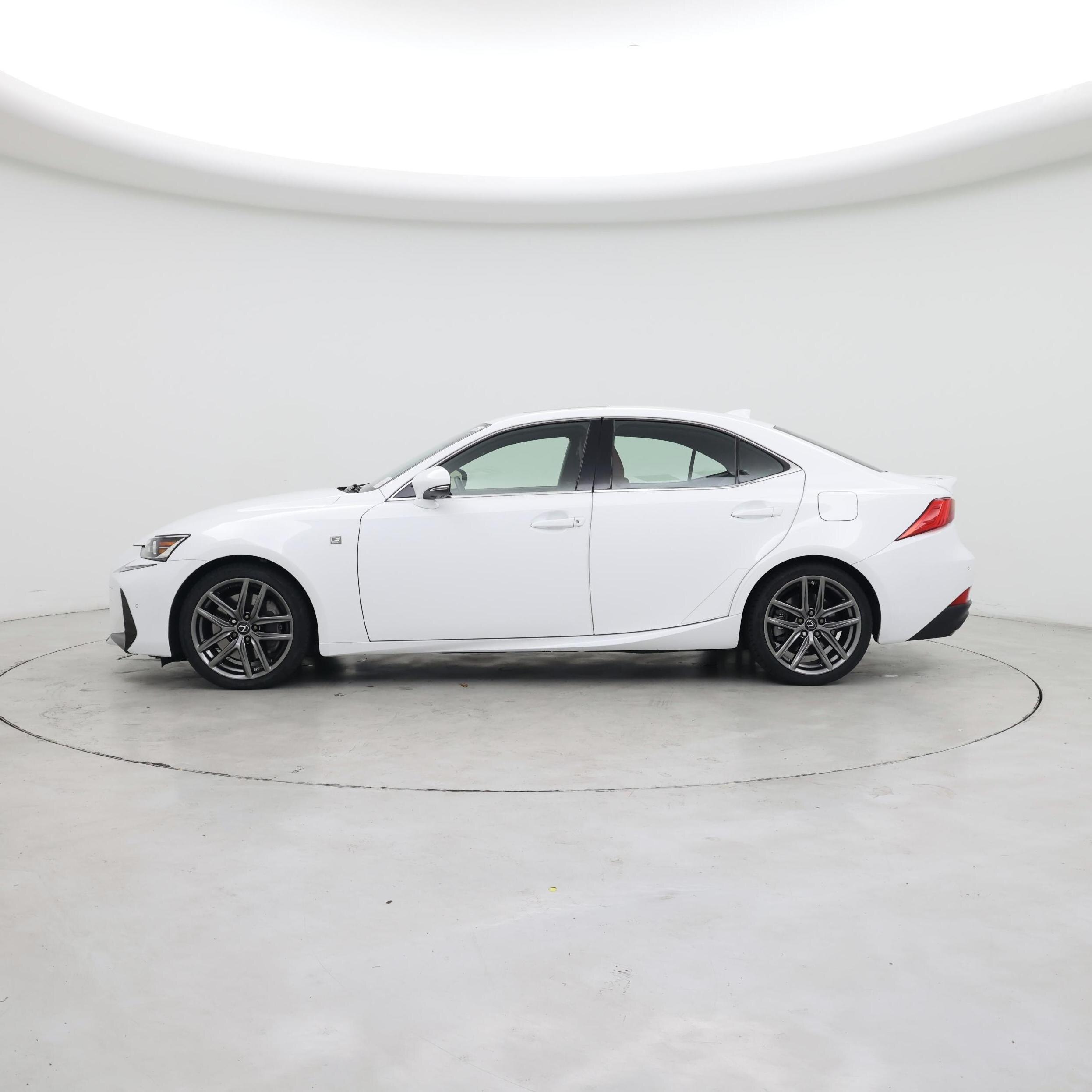 Thumbnail: 2019 Lexus IS - 3