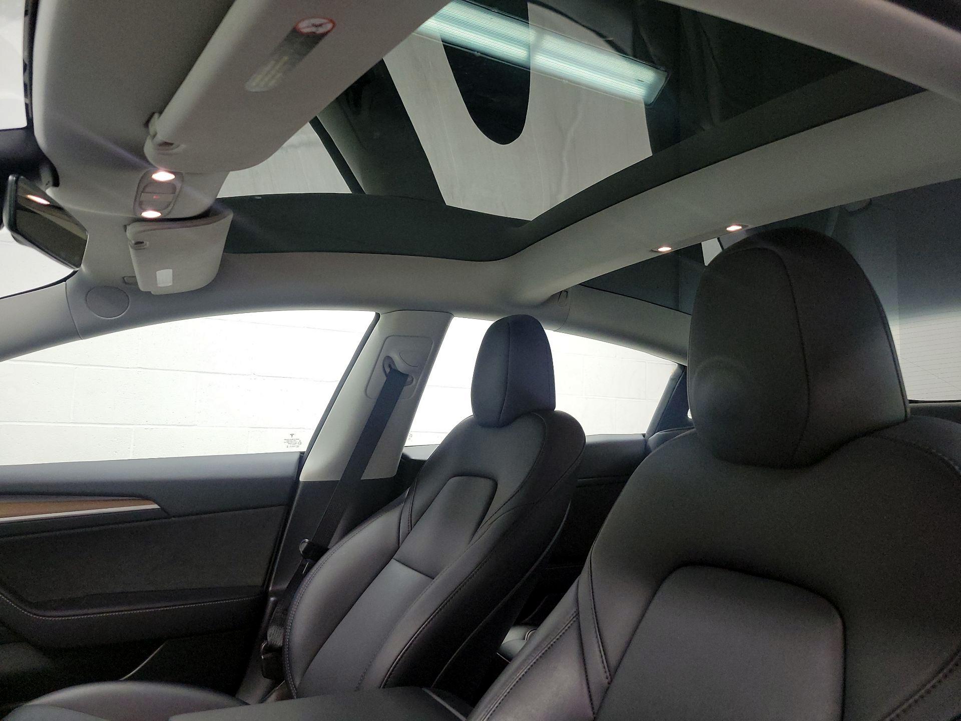 Thumbnail: 2023 Tesla Model 3 - 17