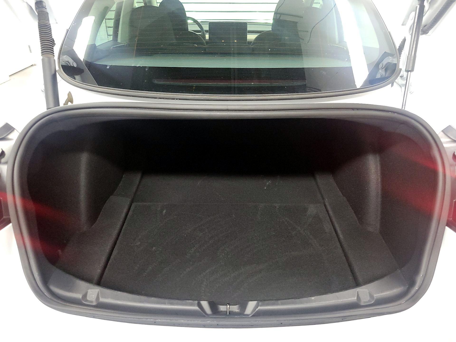 Thumbnail: 2023 Tesla Model 3 - 19