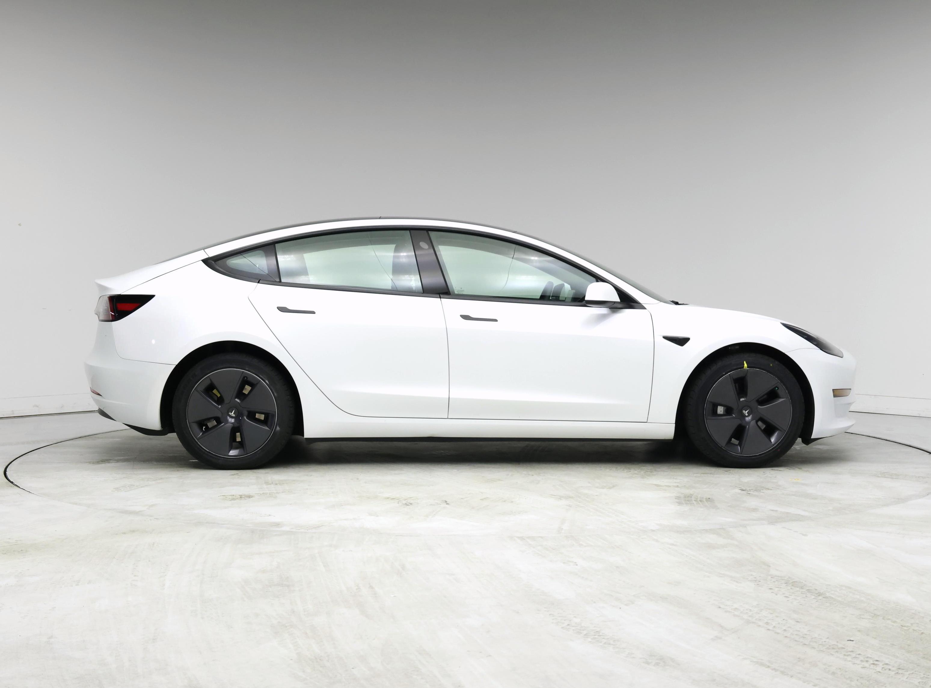 Thumbnail: 2023 Tesla Model 3 - 7