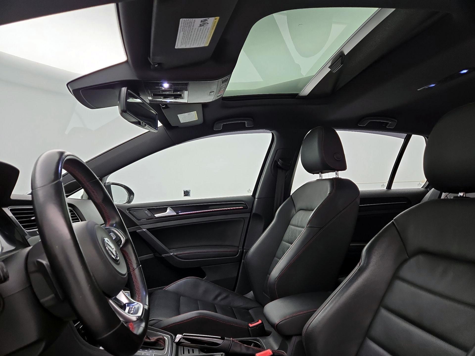 Thumbnail: 2016 Volkswagen Golf - 19