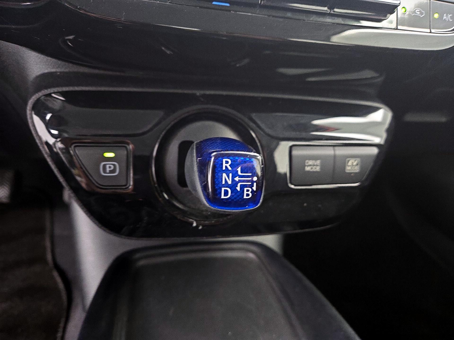 Thumbnail: 2021 Toyota Prius - 17