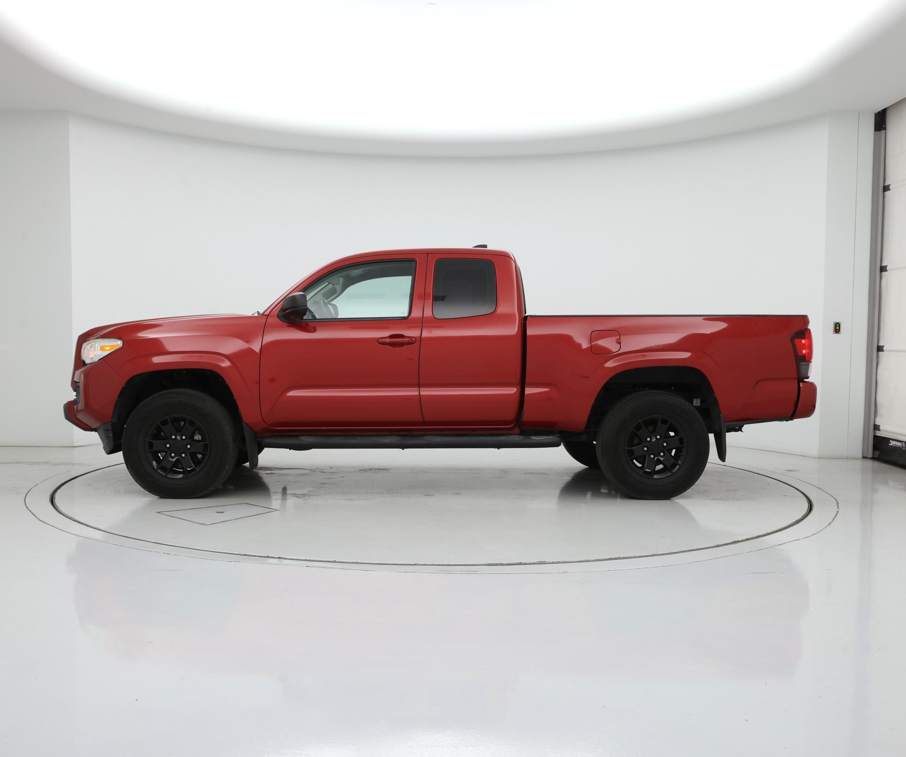 Thumbnail: 2018 Toyota Tacoma - 3
