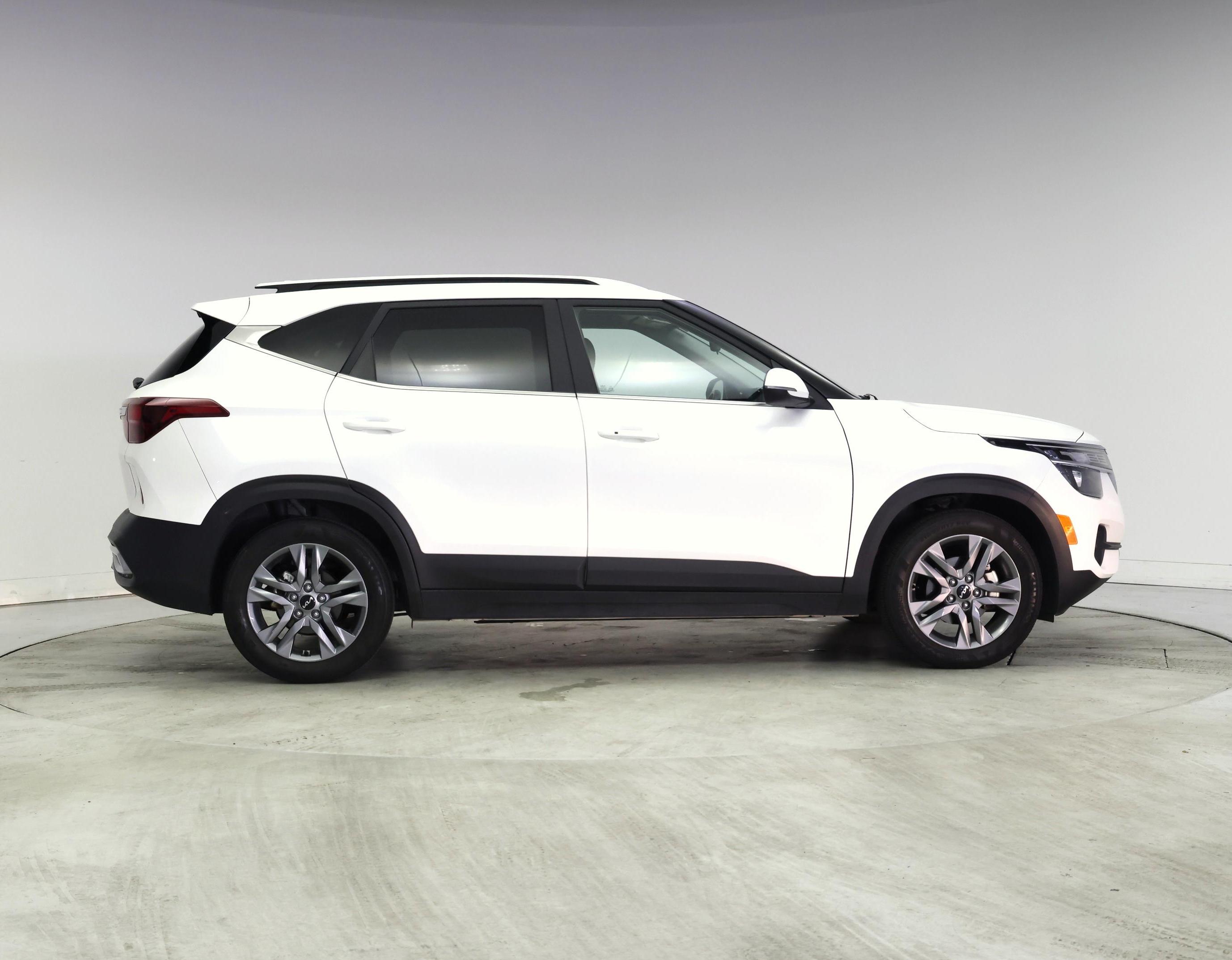 Thumbnail: 2022 Kia Seltos - 7