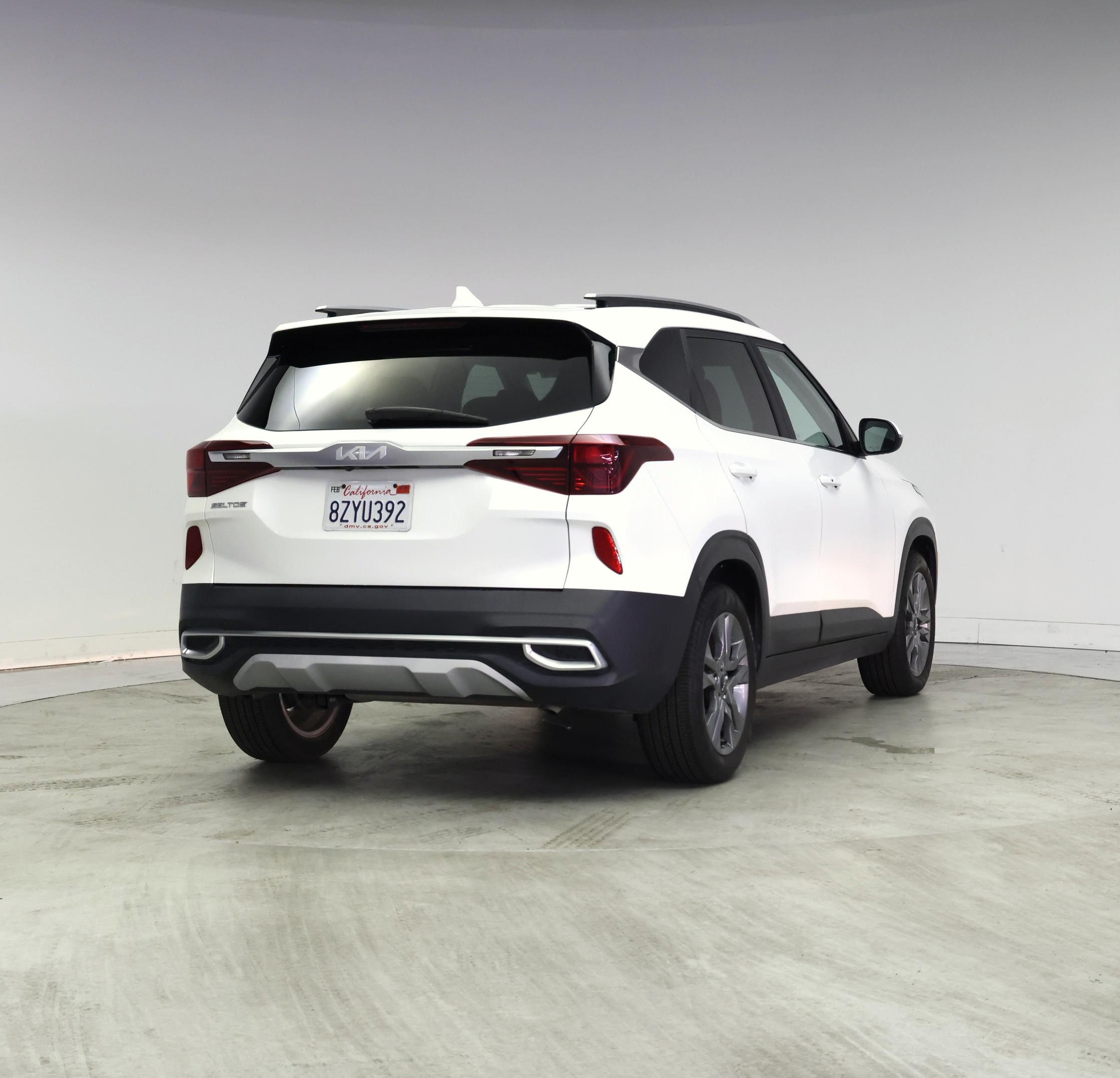 Thumbnail: 2022 Kia Seltos - 8