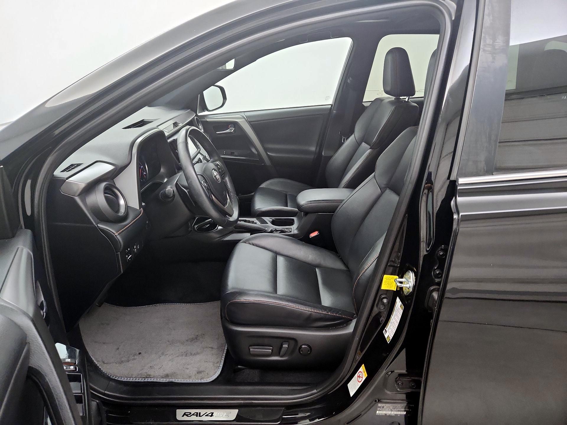 Thumbnail: 2016 Toyota RAV4 - 11
