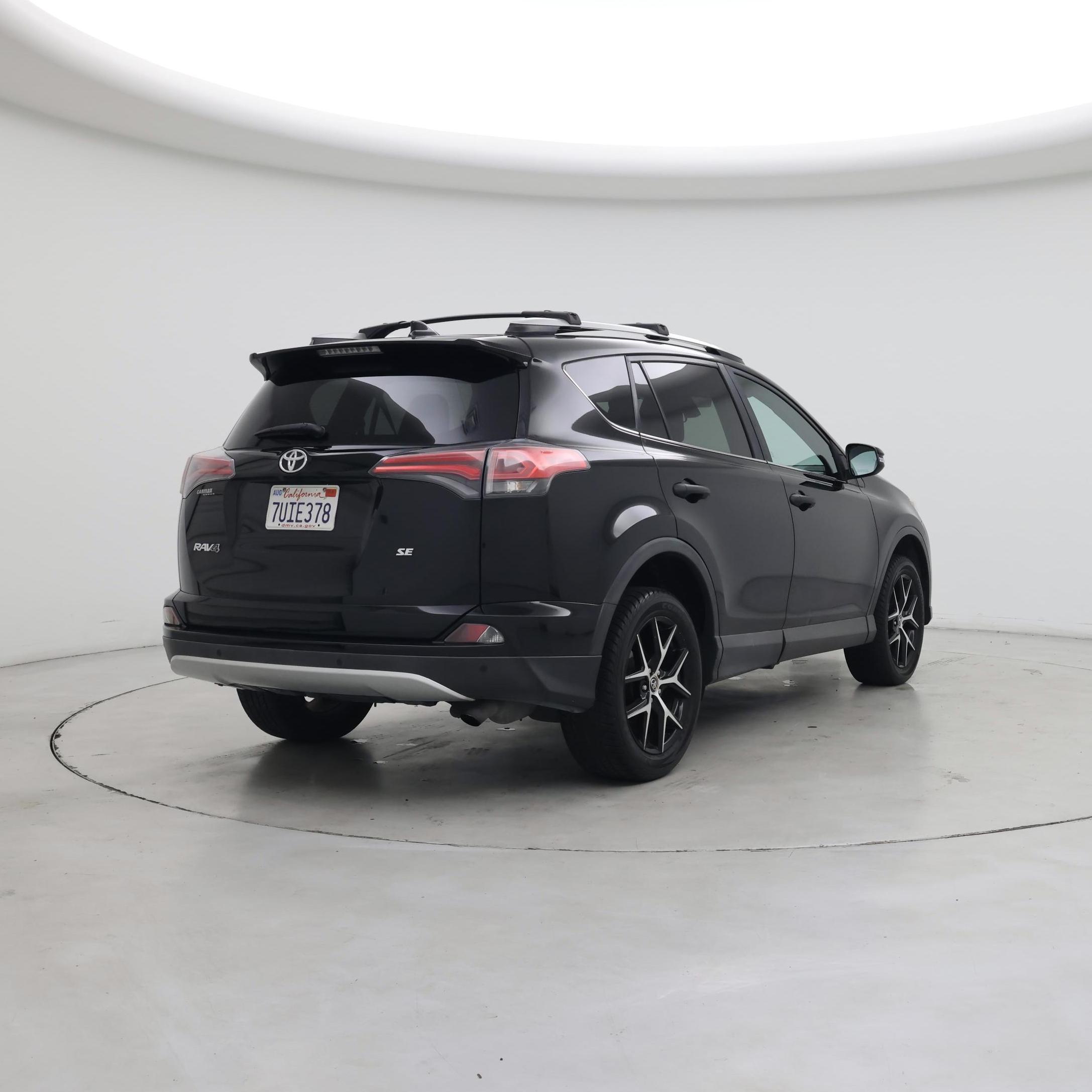 Thumbnail: 2016 Toyota RAV4 - 8