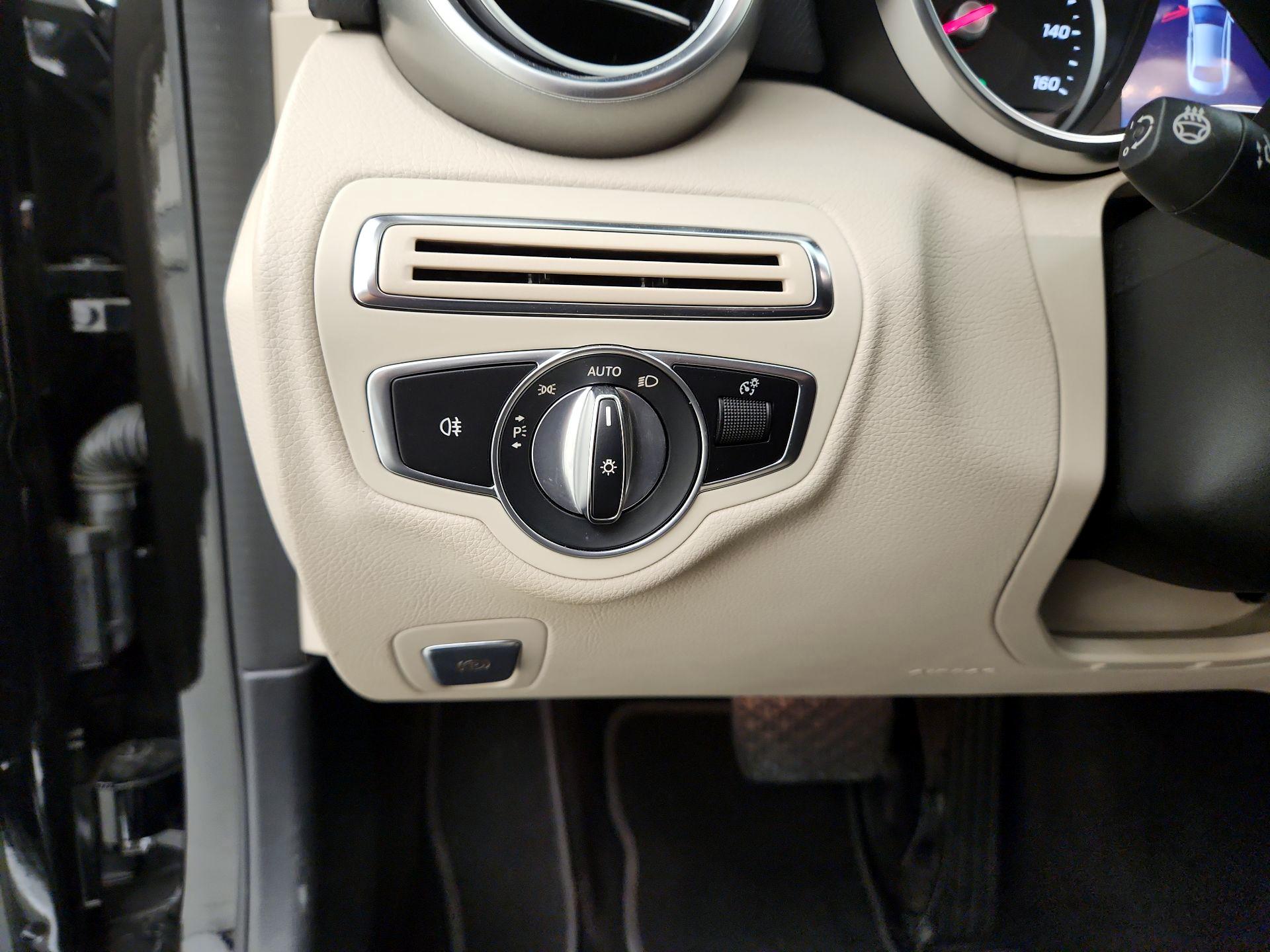 Thumbnail: 2019 Mercedes-Benz C-Class - 13