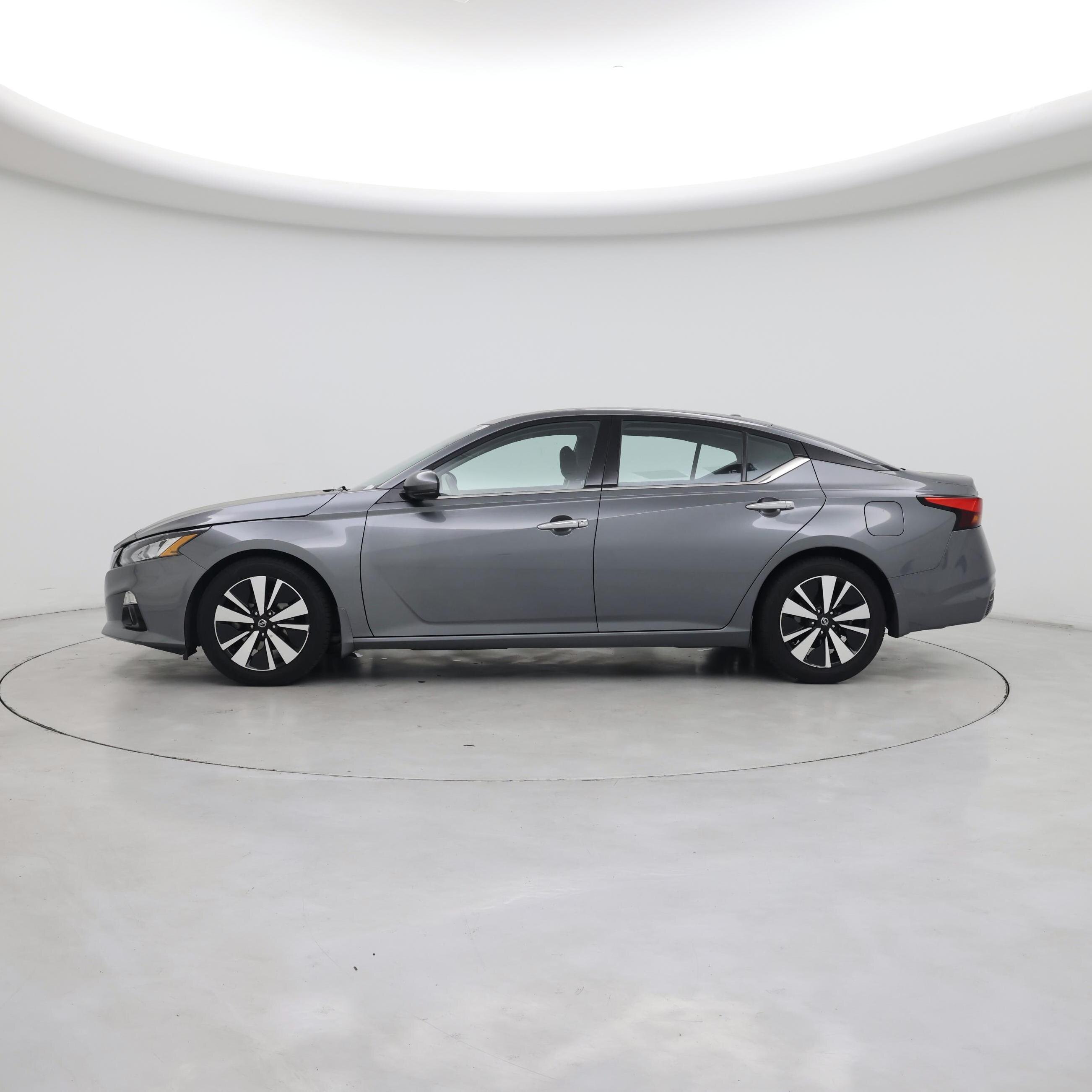 Thumbnail: 2020 Nissan Altima - 3