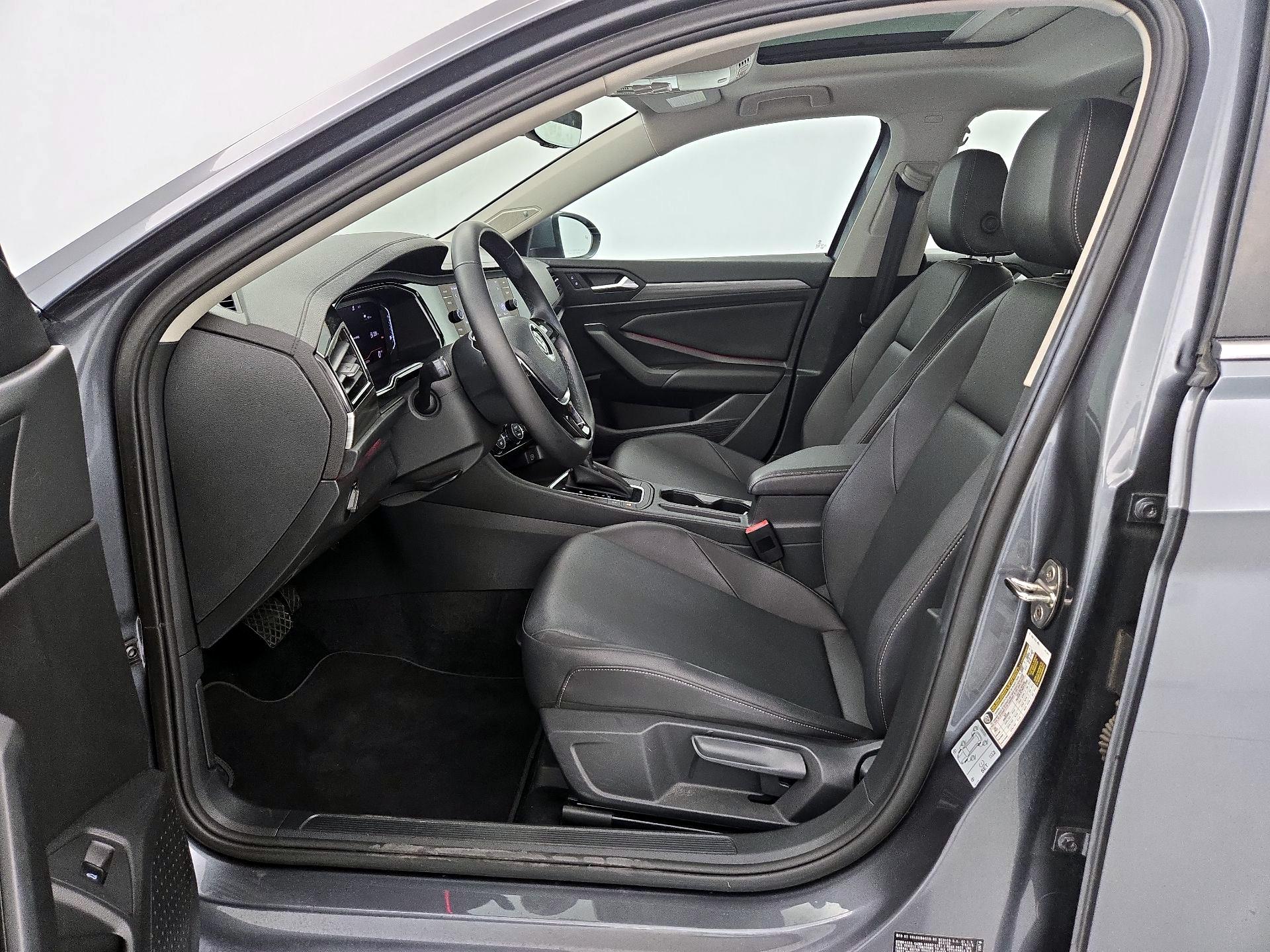 Thumbnail: 2019 Volkswagen Jetta - 11