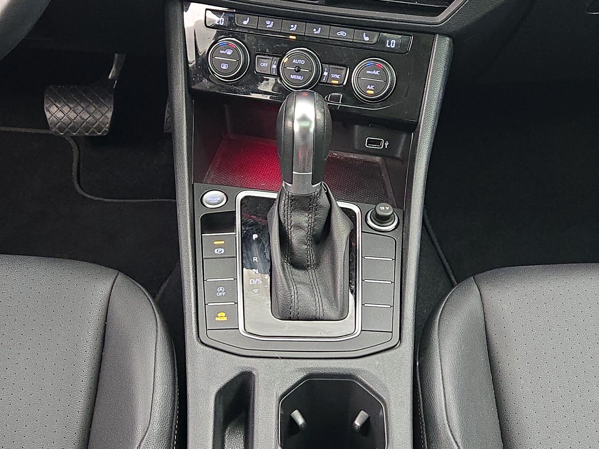 Thumbnail: 2019 Volkswagen Jetta - 17