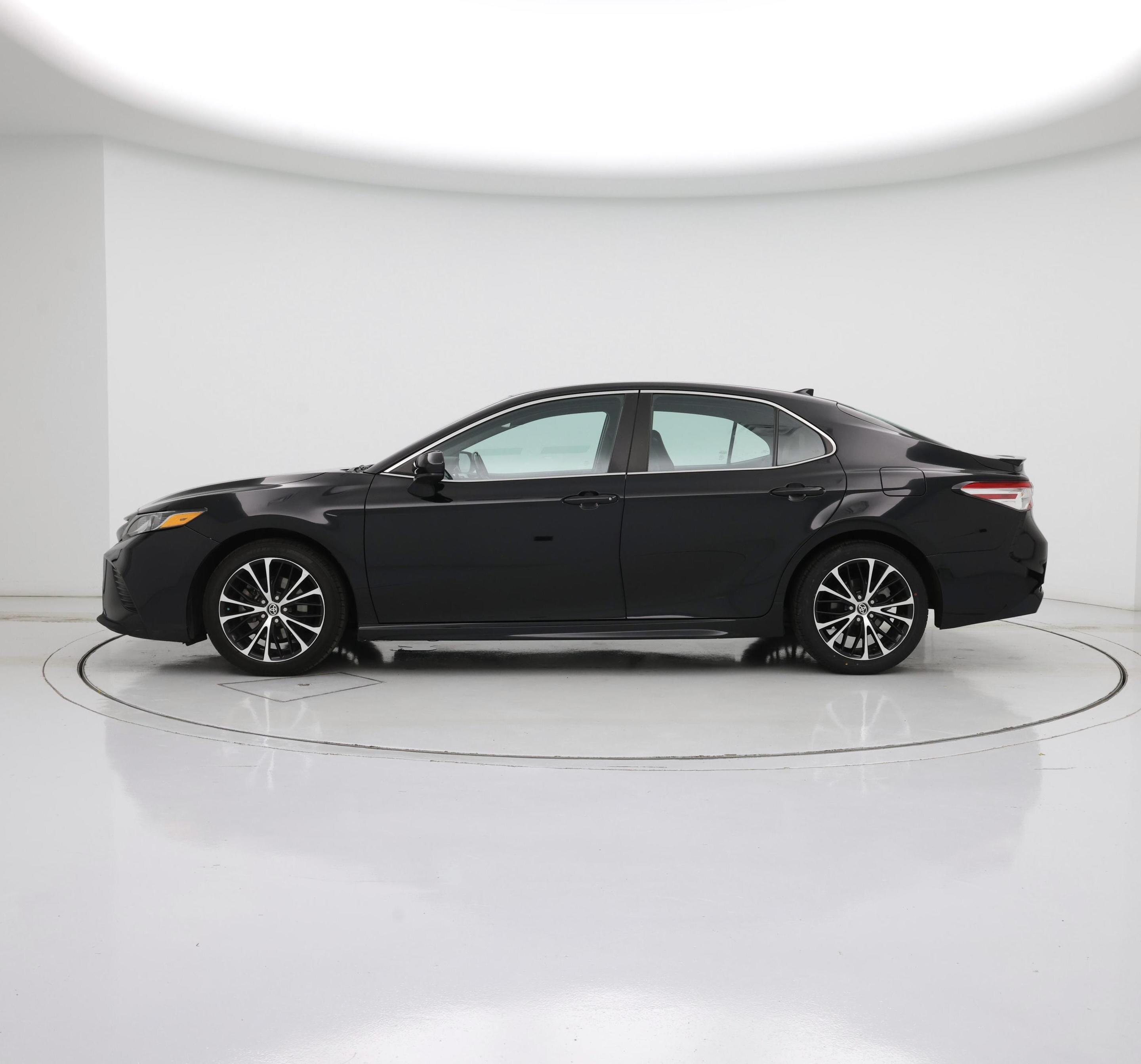 Thumbnail: 2020 Toyota Camry - 3