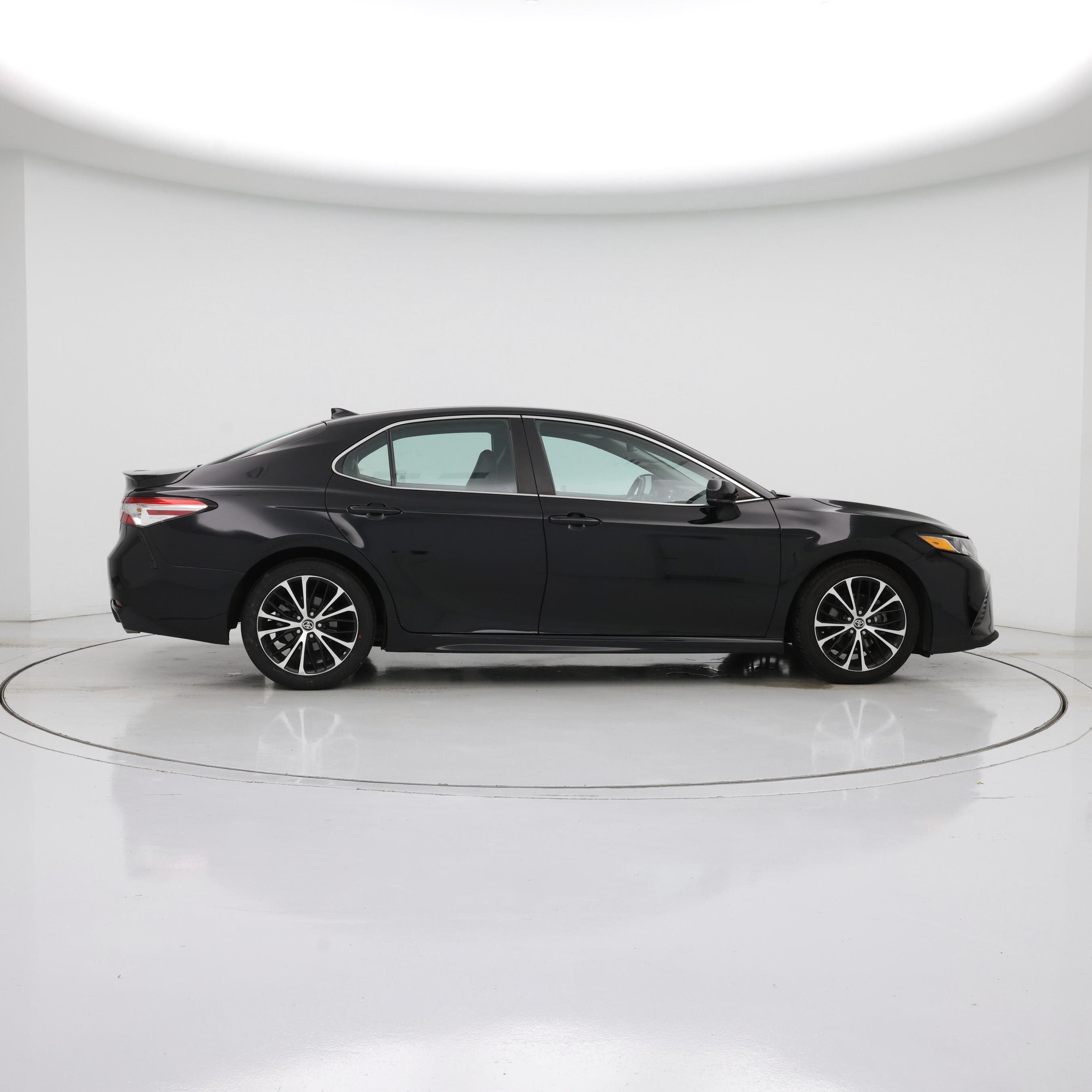 Thumbnail: 2020 Toyota Camry - 7