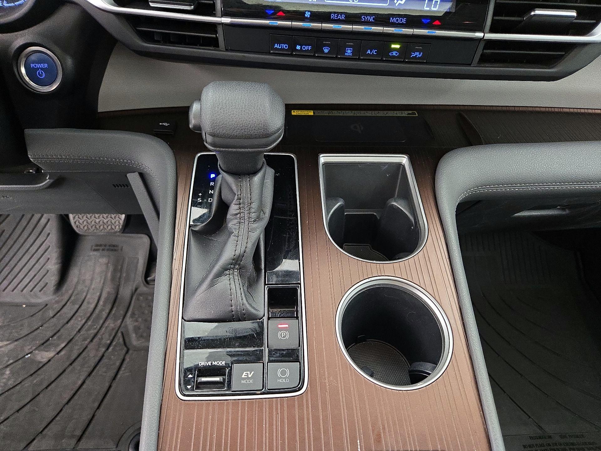 Thumbnail: 2023 Toyota Sienna - 17