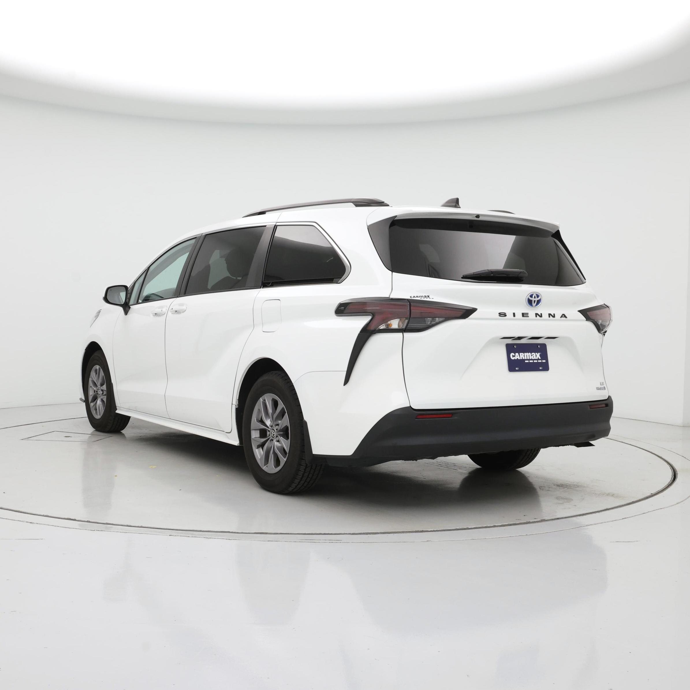 Thumbnail: 2023 Toyota Sienna - 2