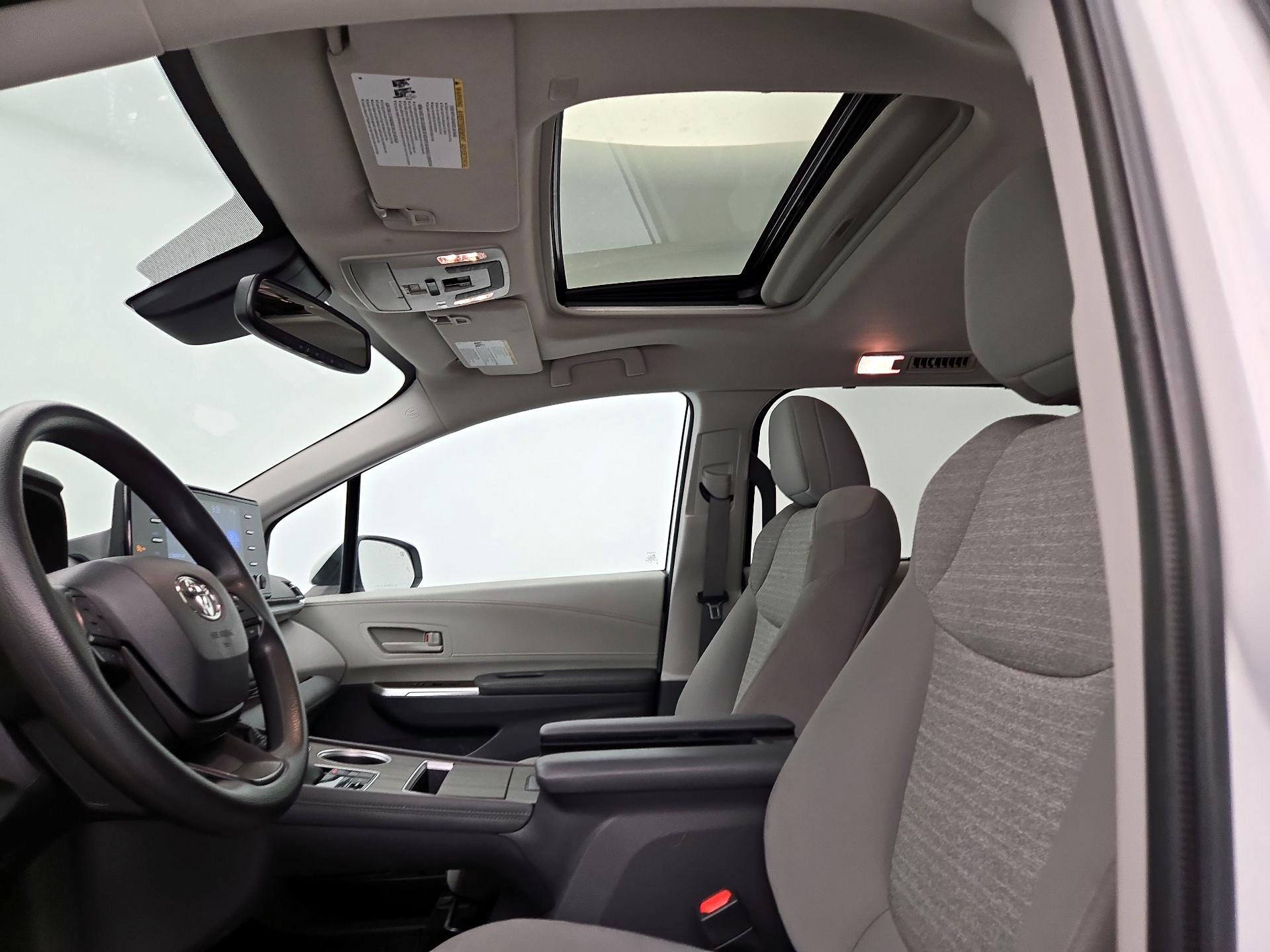 Thumbnail: 2023 Toyota Sienna - 19