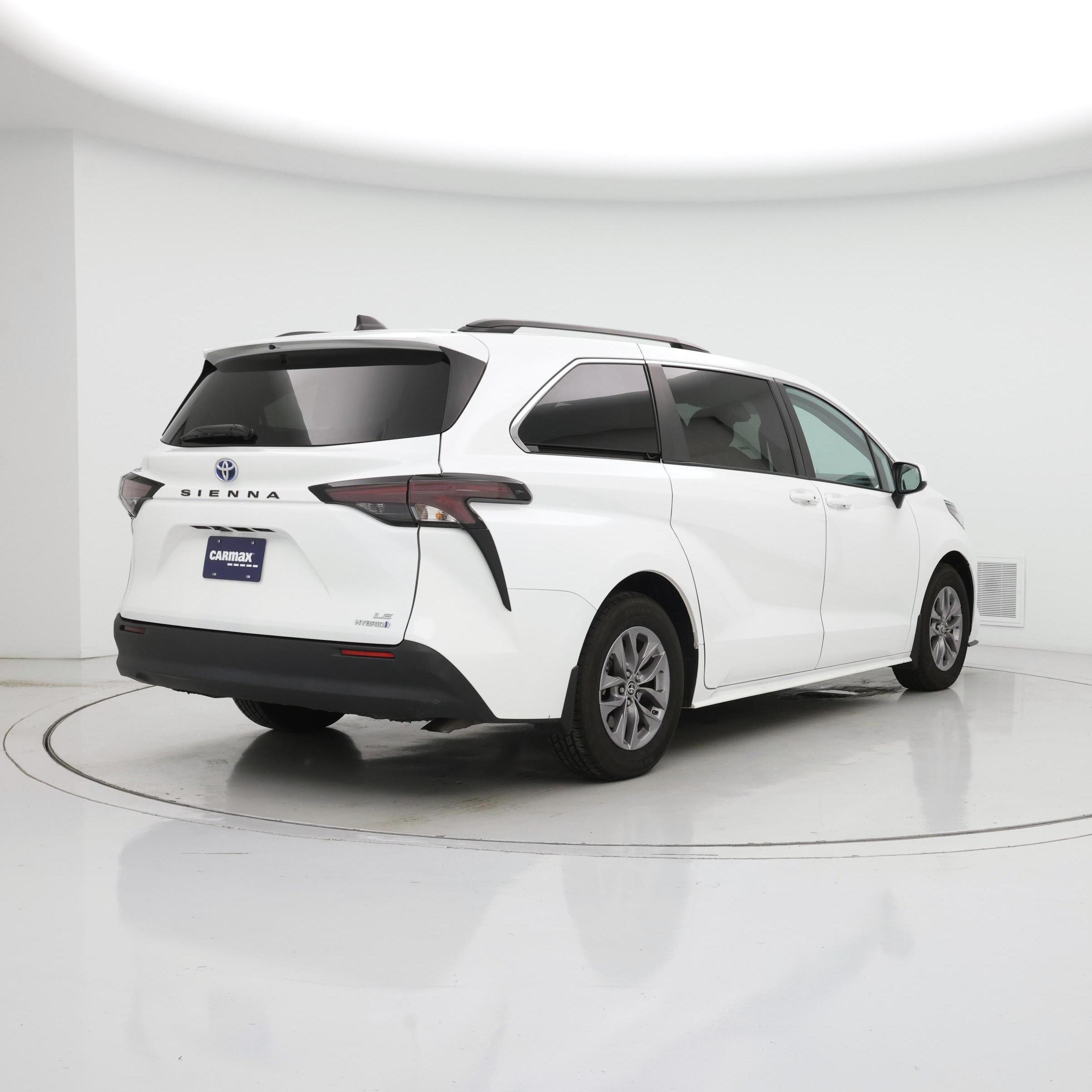 Thumbnail: 2023 Toyota Sienna - 8