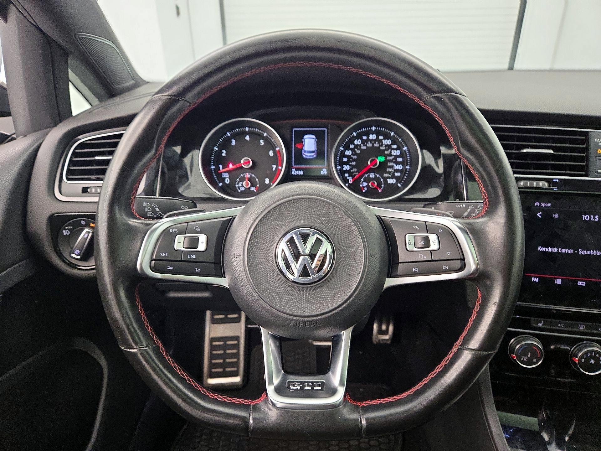 Thumbnail: 2018 Volkswagen Golf - 10