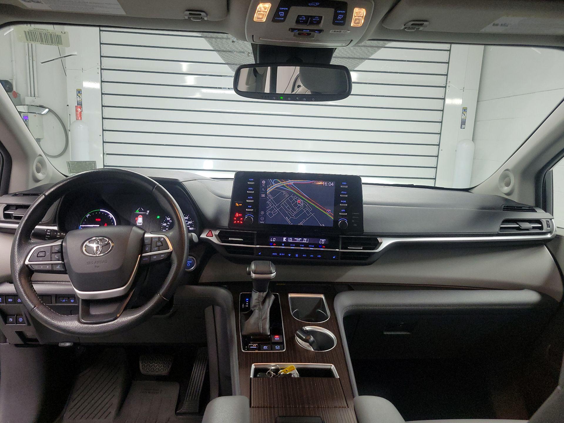 Thumbnail: 2022 Toyota Sienna - 9