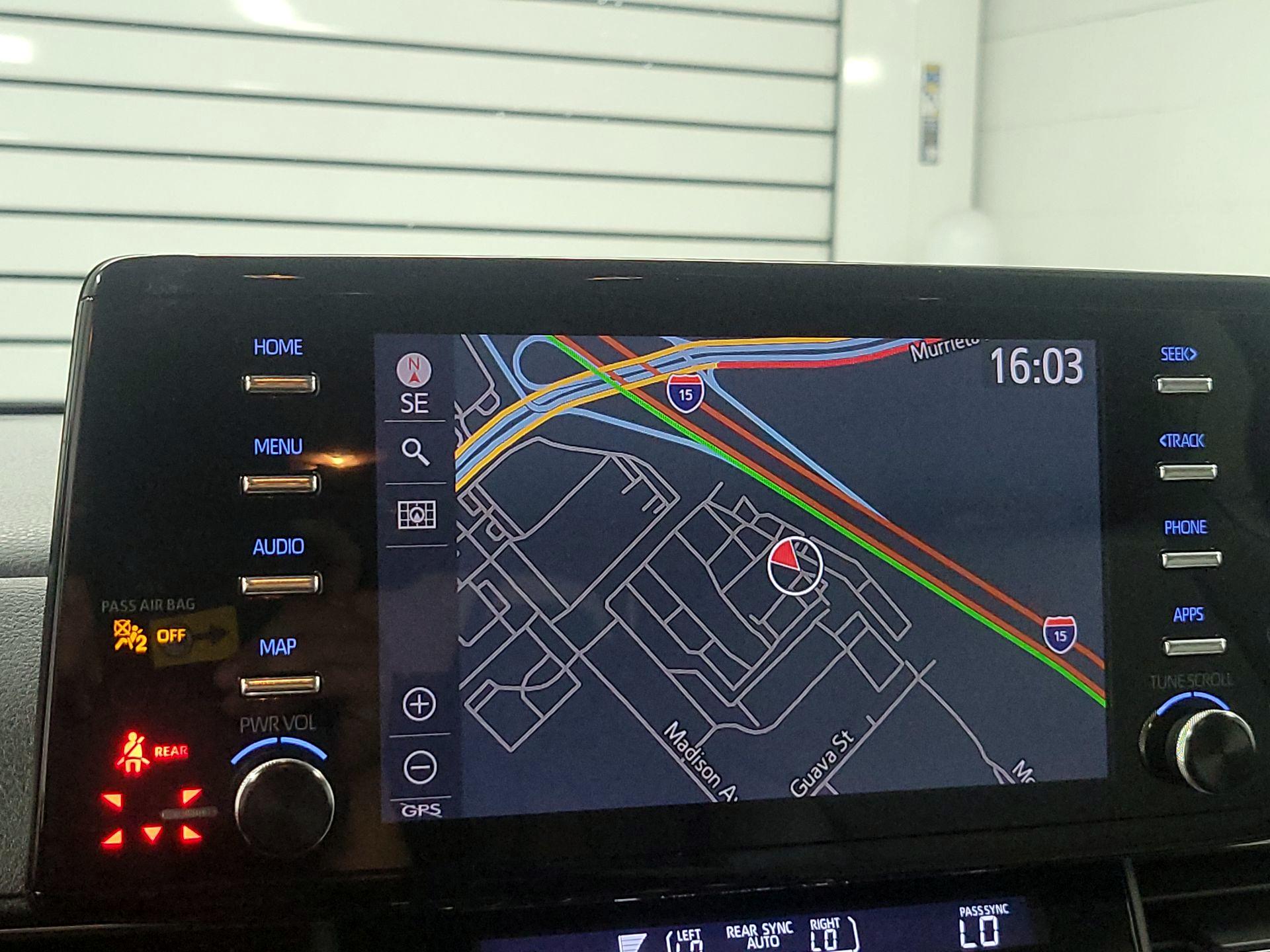 Thumbnail: 2022 Toyota Sienna - 14