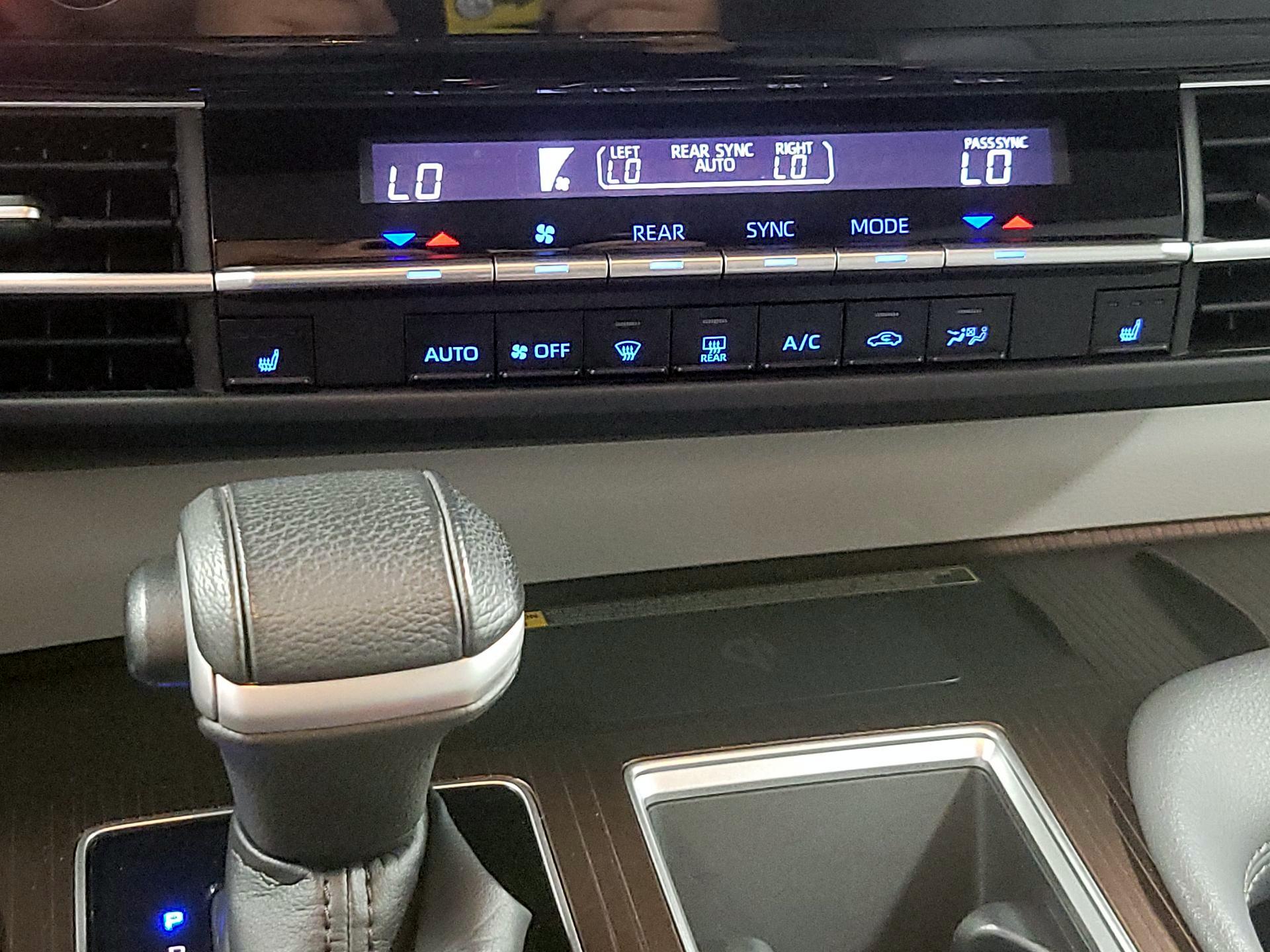 Thumbnail: 2022 Toyota Sienna - 17