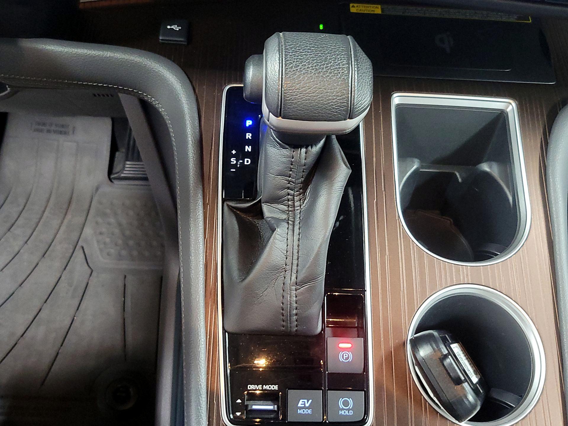 Thumbnail: 2022 Toyota Sienna - 18