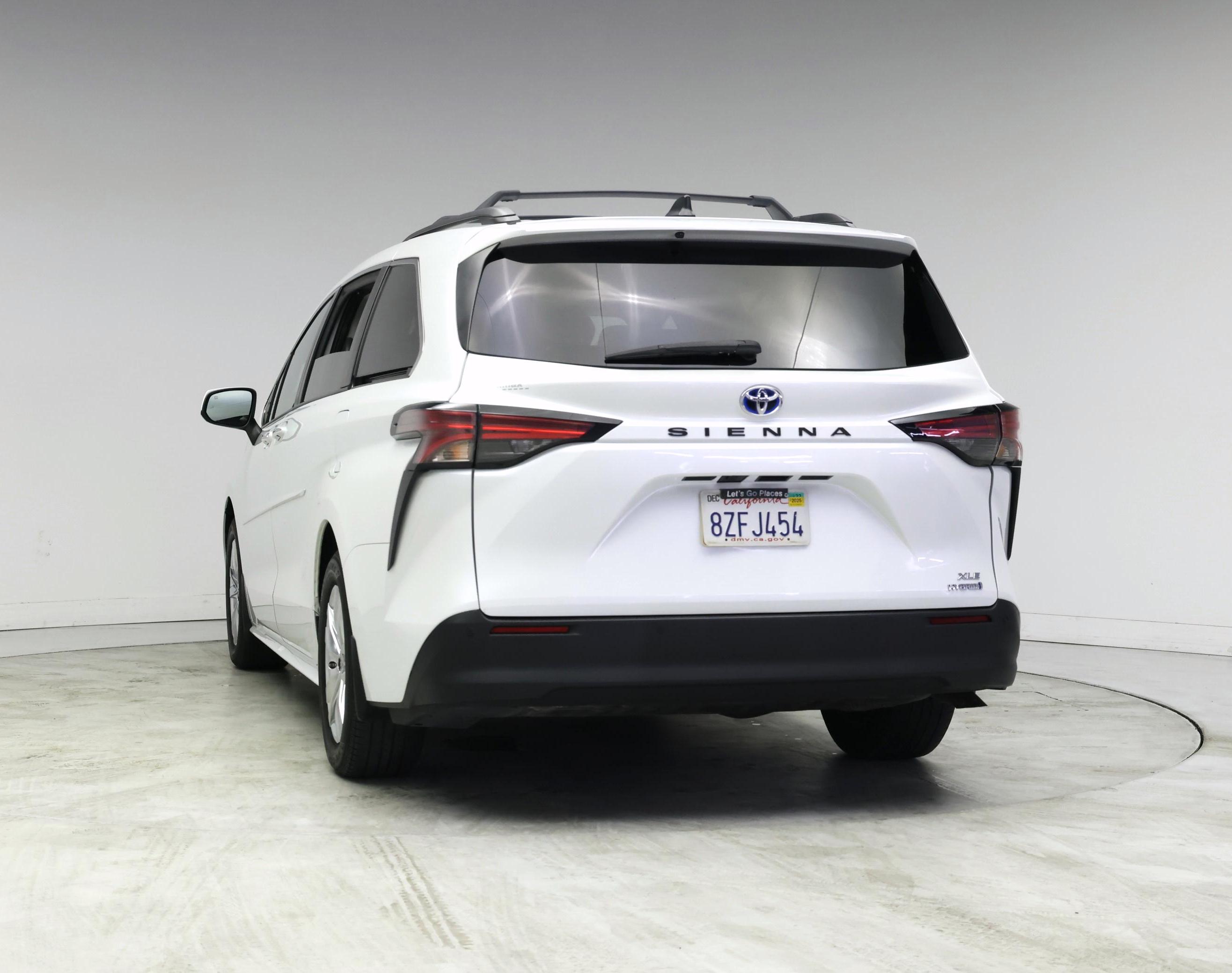 Thumbnail: 2022 Toyota Sienna - 6