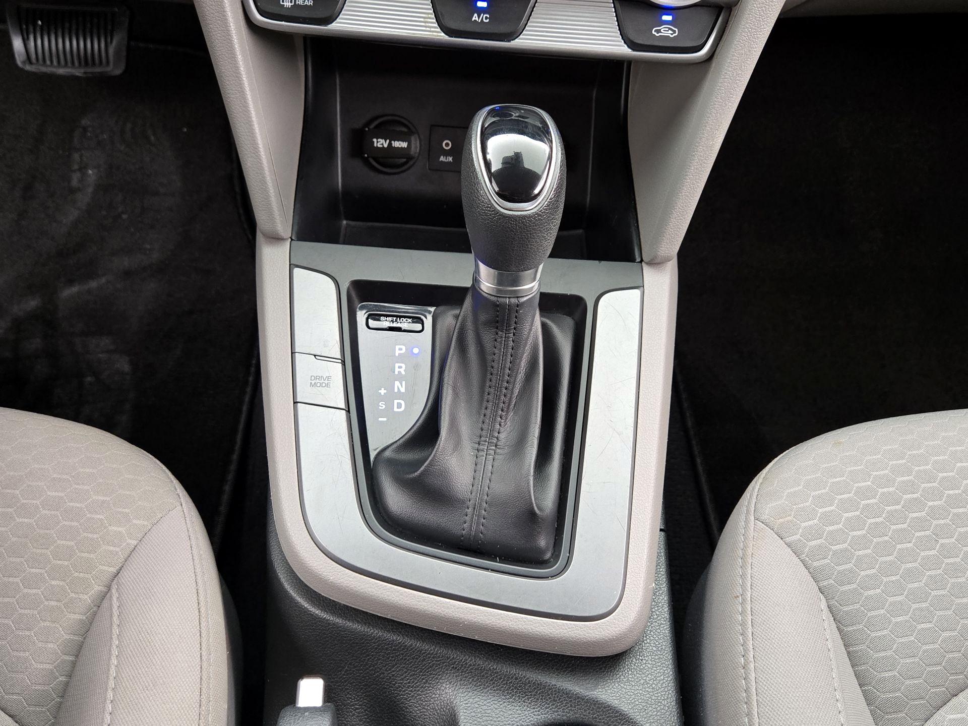 Thumbnail: 2019 Hyundai Elantra - 17