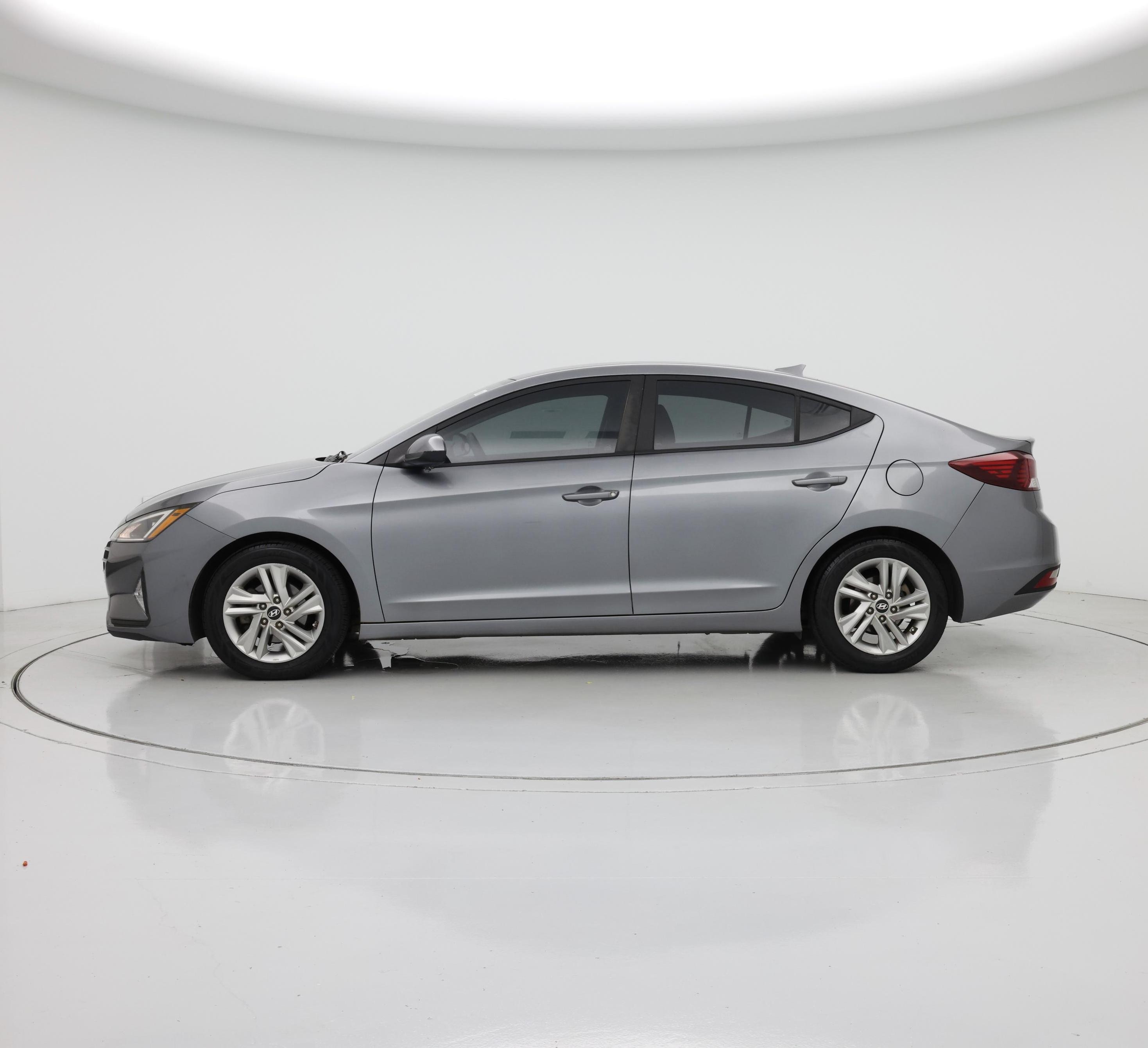Thumbnail: 2019 Hyundai Elantra - 3
