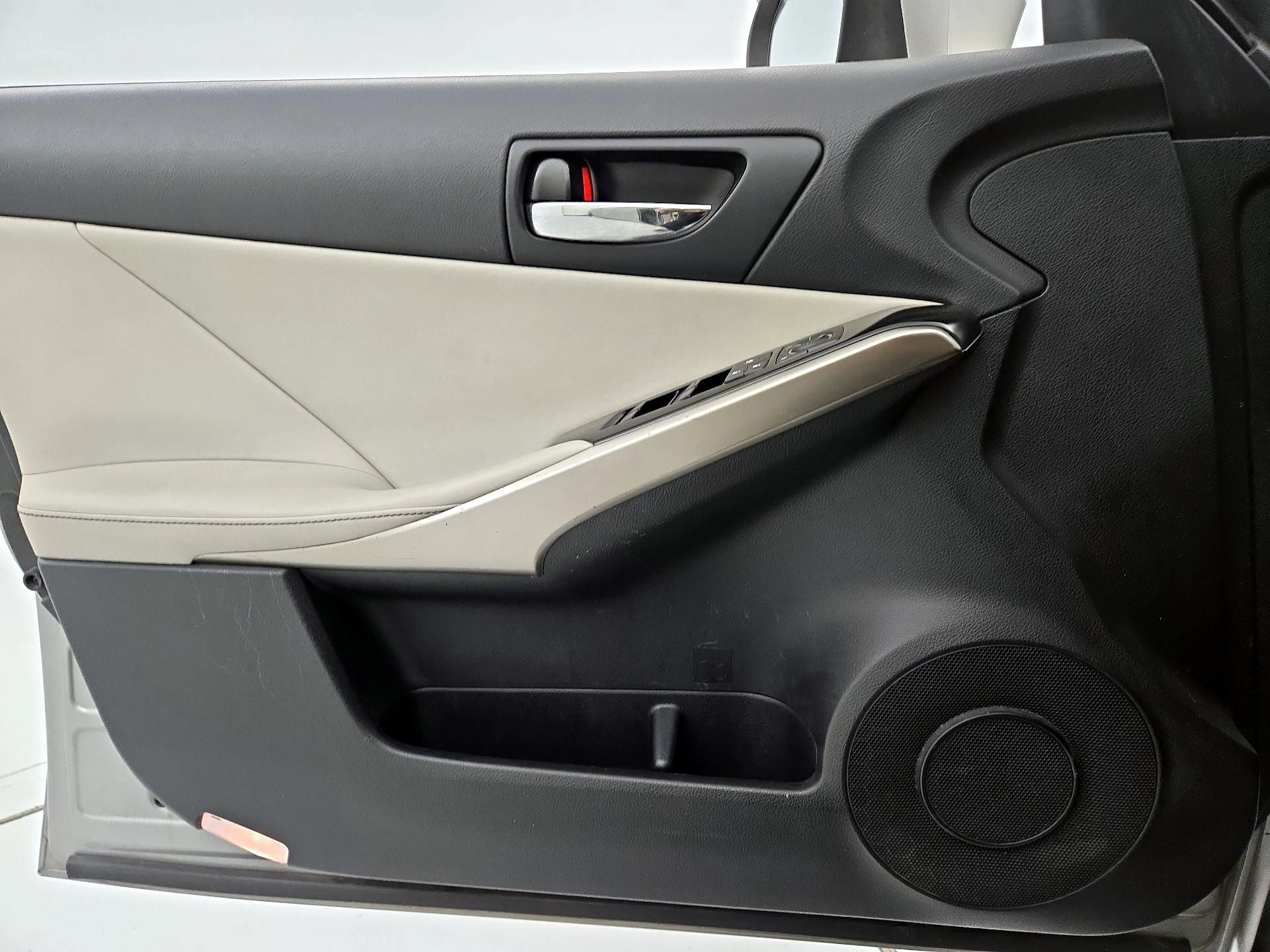 Thumbnail: 2014 Lexus IS - 12