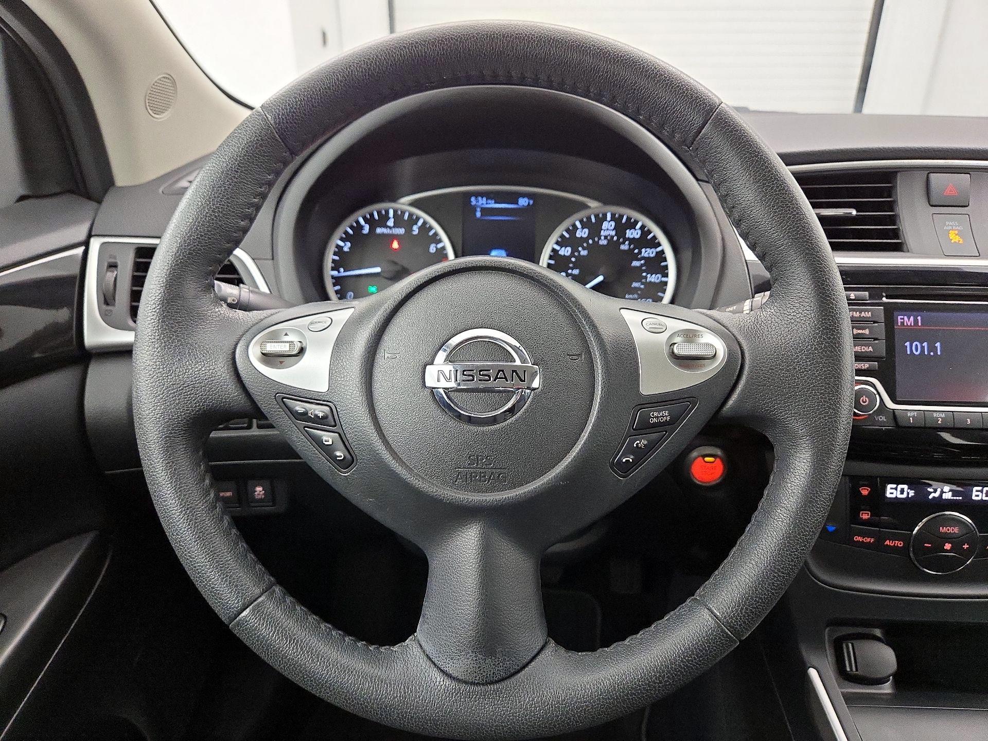 Thumbnail: 2018 Nissan Sentra - 10