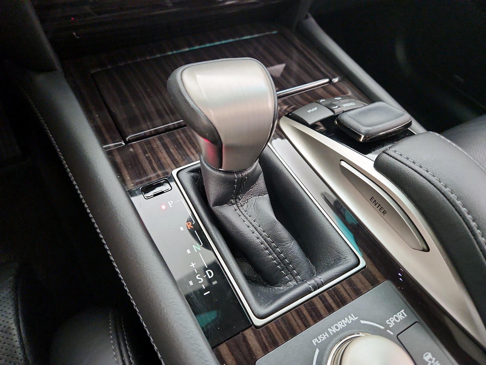 Thumbnail: 2016 Lexus LS - 18
