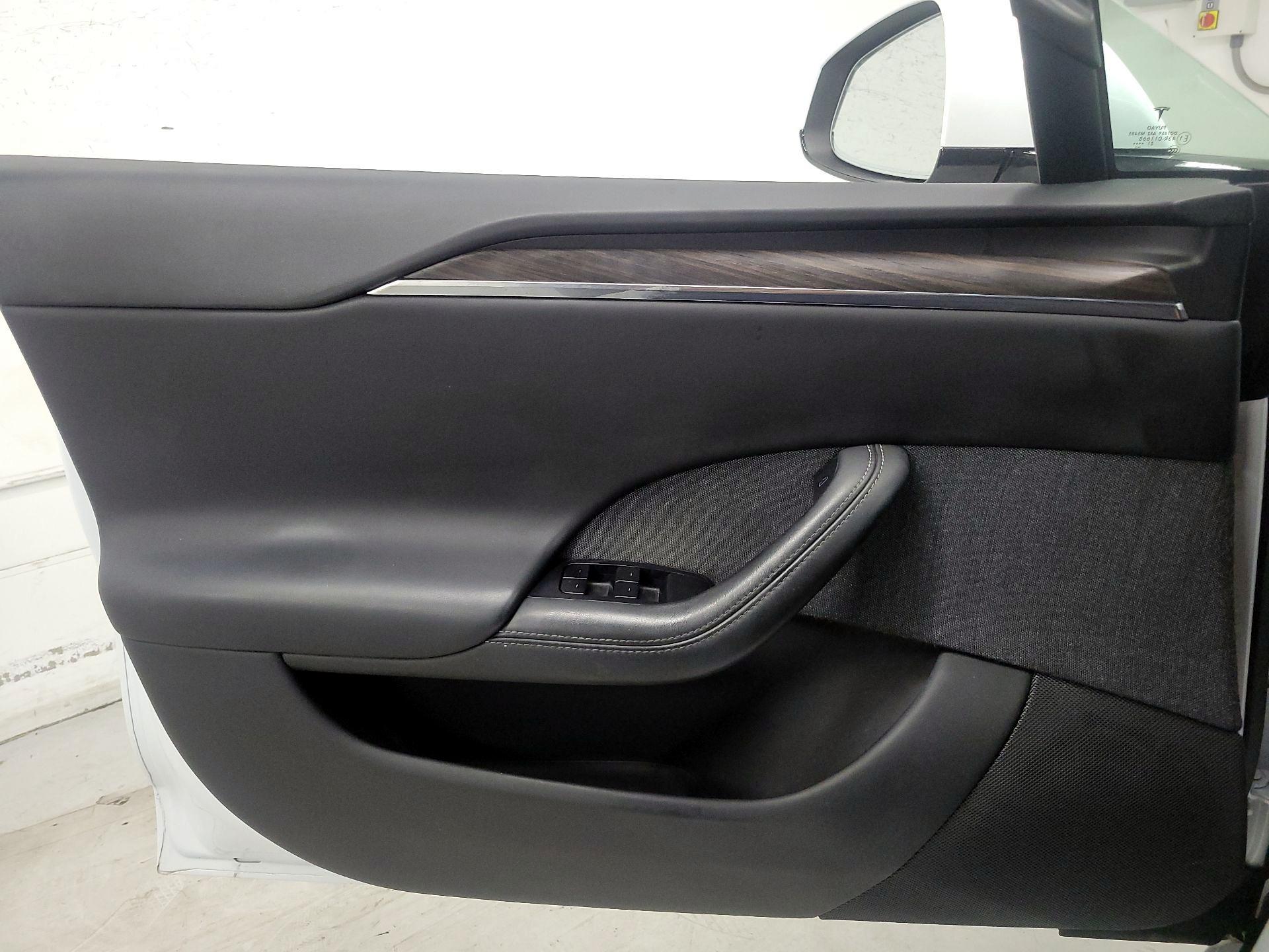 Thumbnail: 2022 Tesla Model S - 12